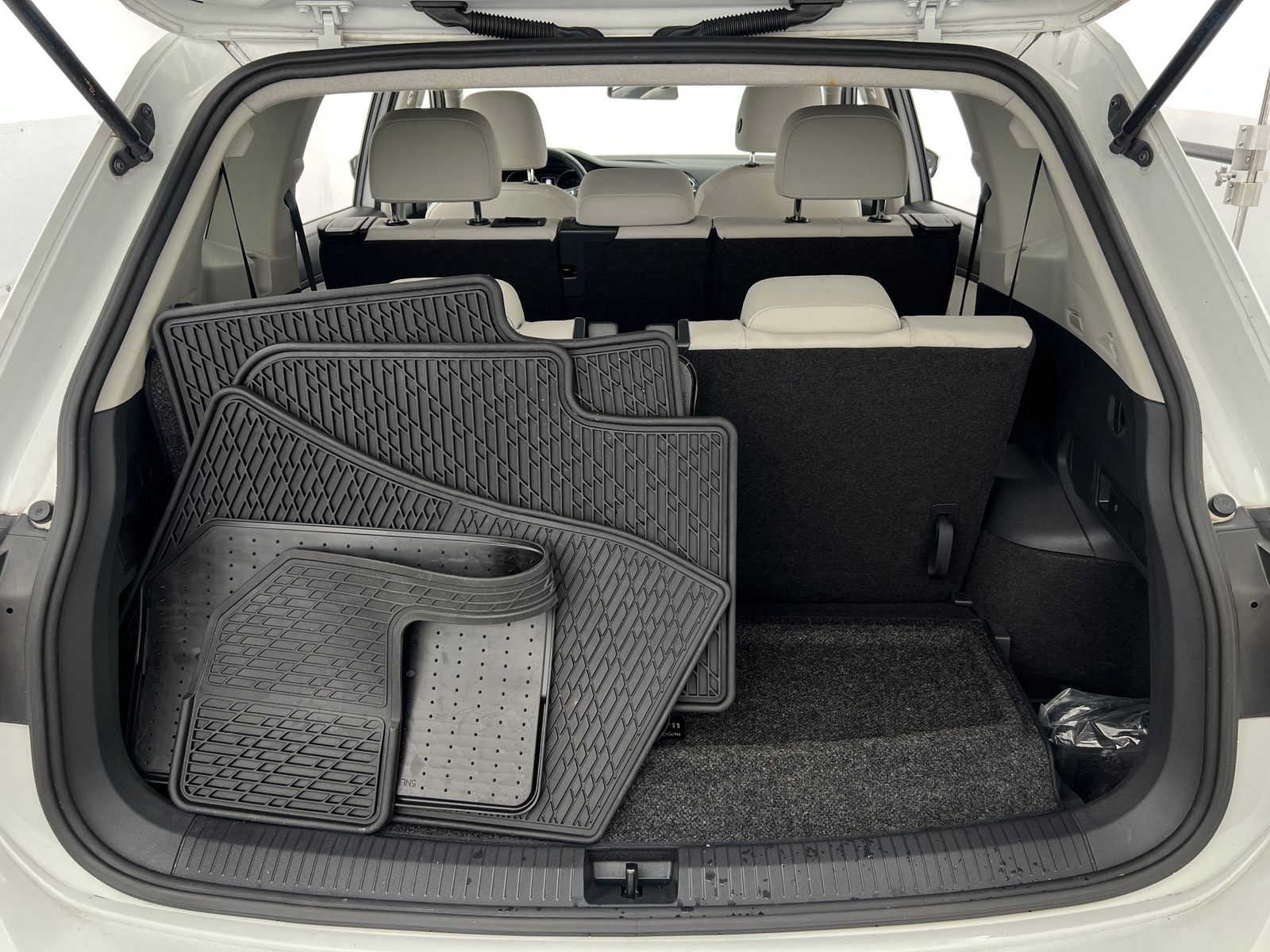 Thumbnail: 2020 Volkswagen Tiguan - 7