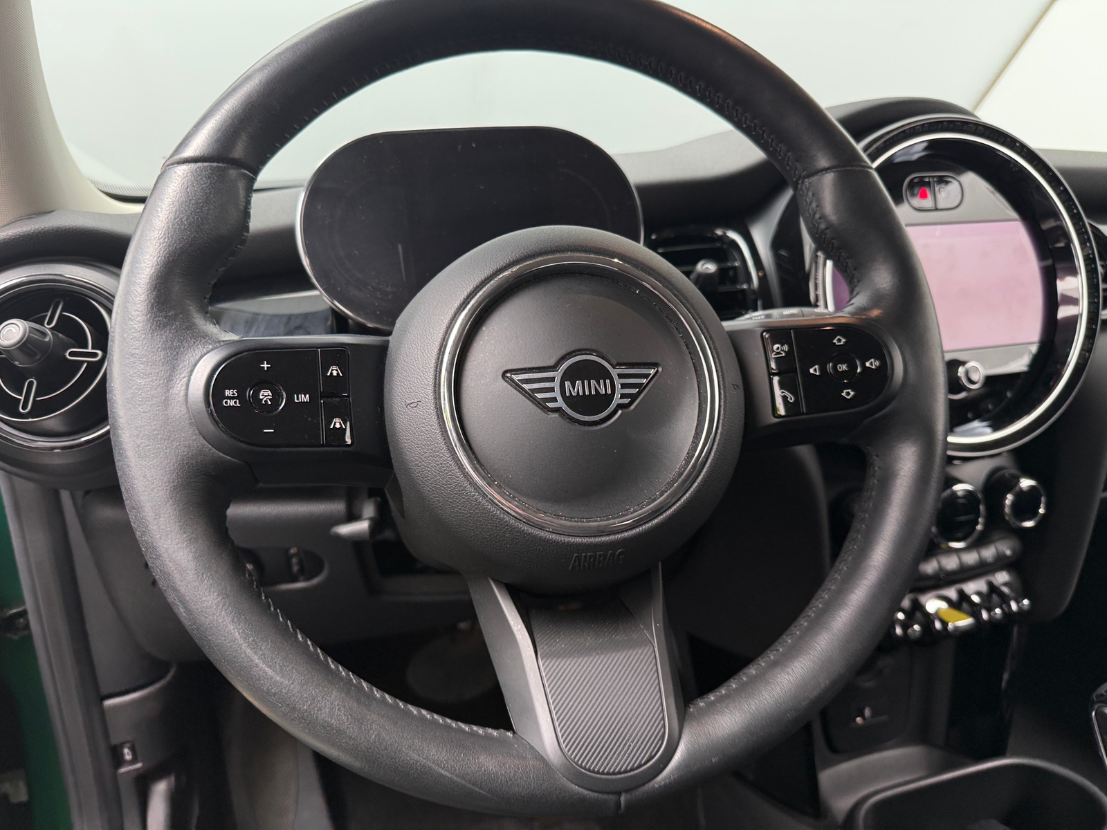 Thumbnail: 2022 MINI Cooper Hardtop - 3