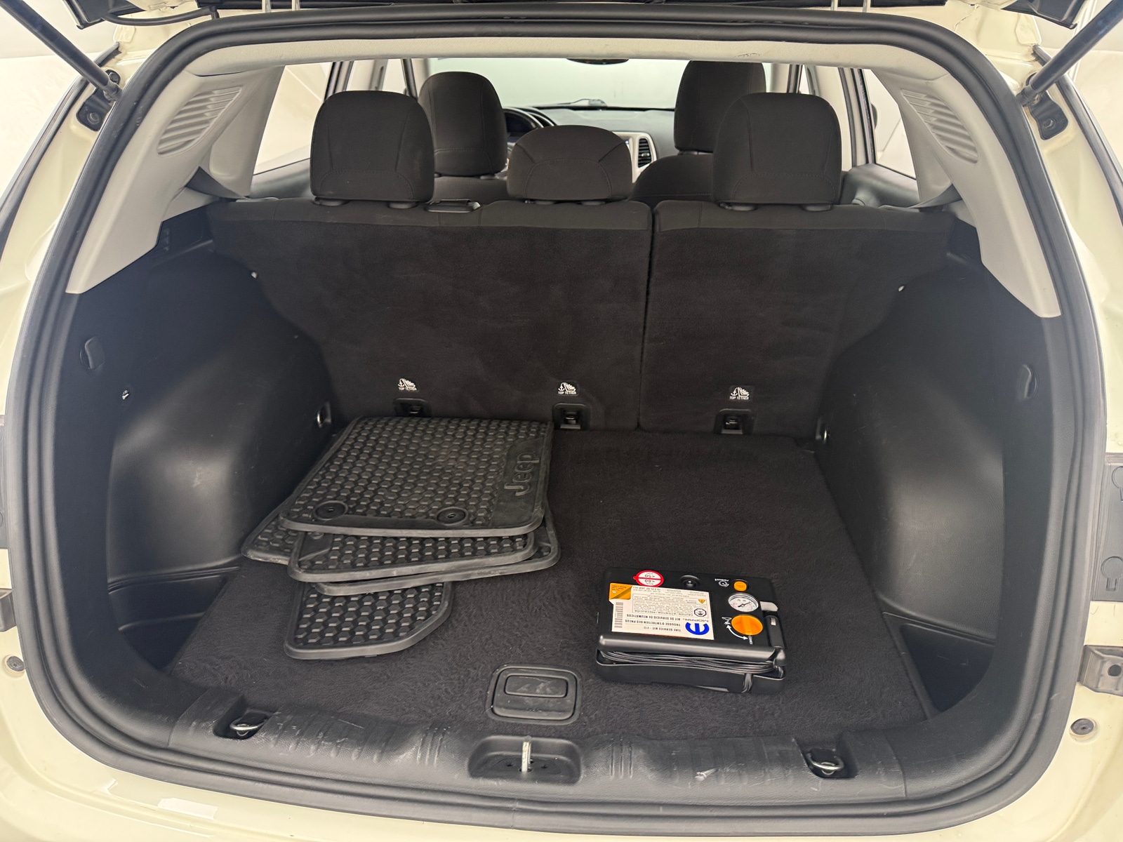 Thumbnail: 2020 Jeep Compass - 7