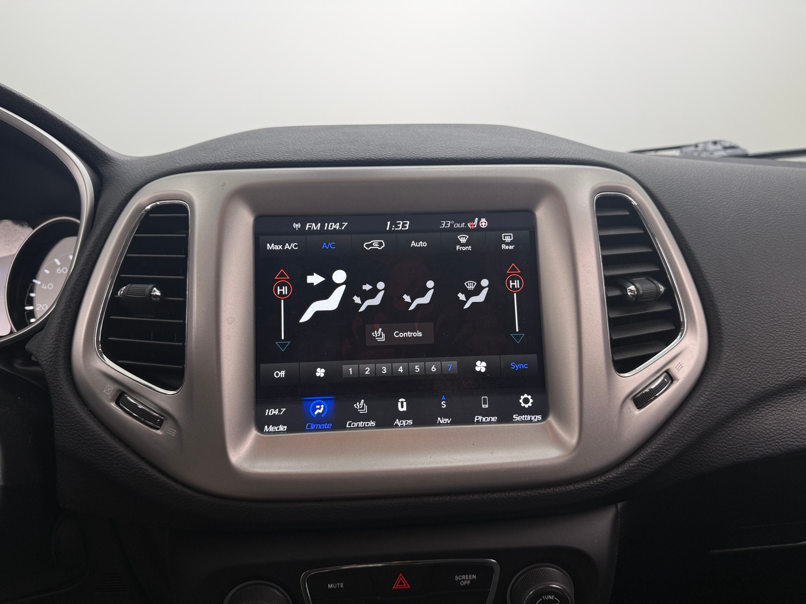 Thumbnail: 2020 Jeep Compass - 4