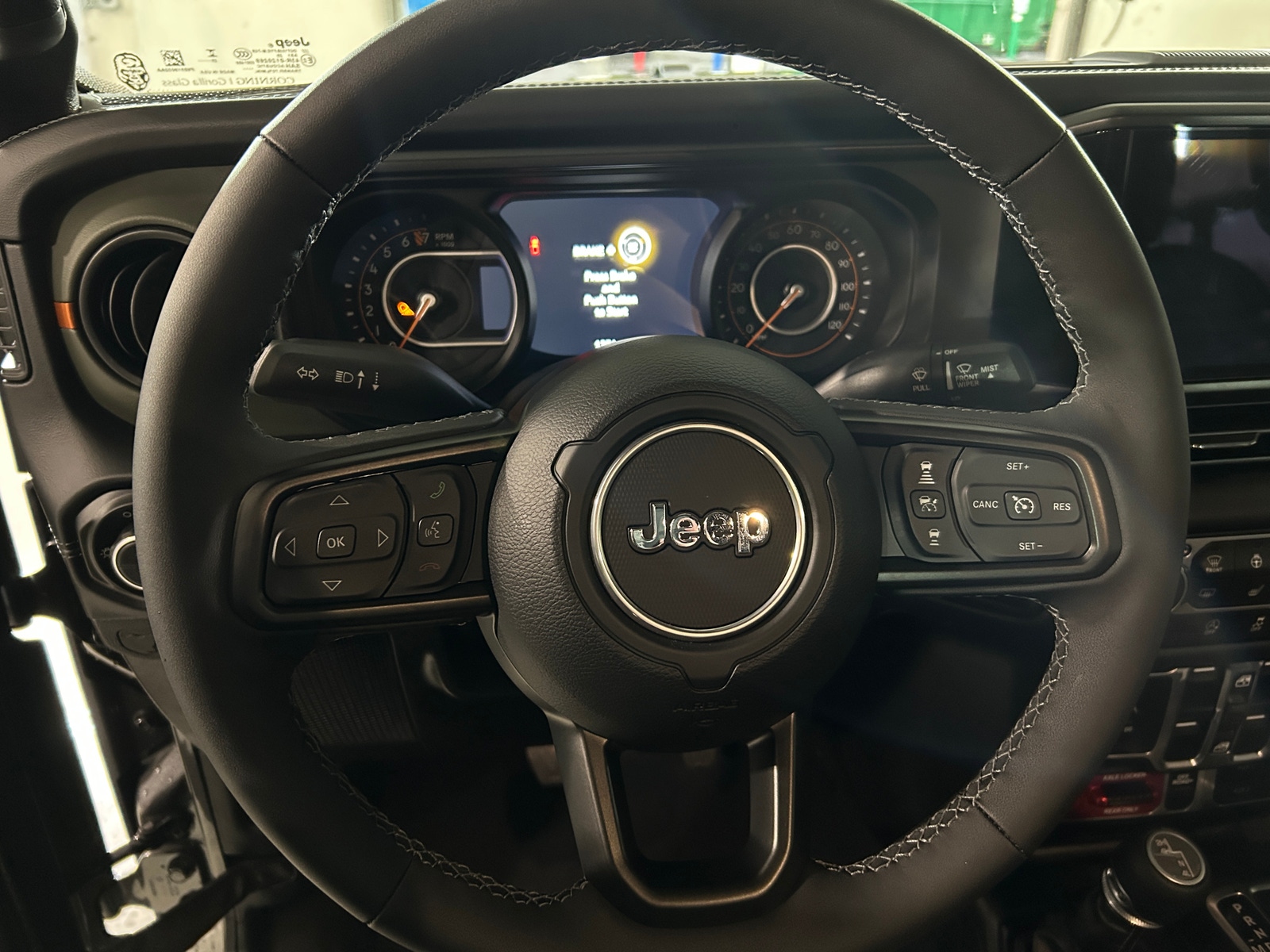 Thumbnail: 2025 Jeep Gladiator - 4