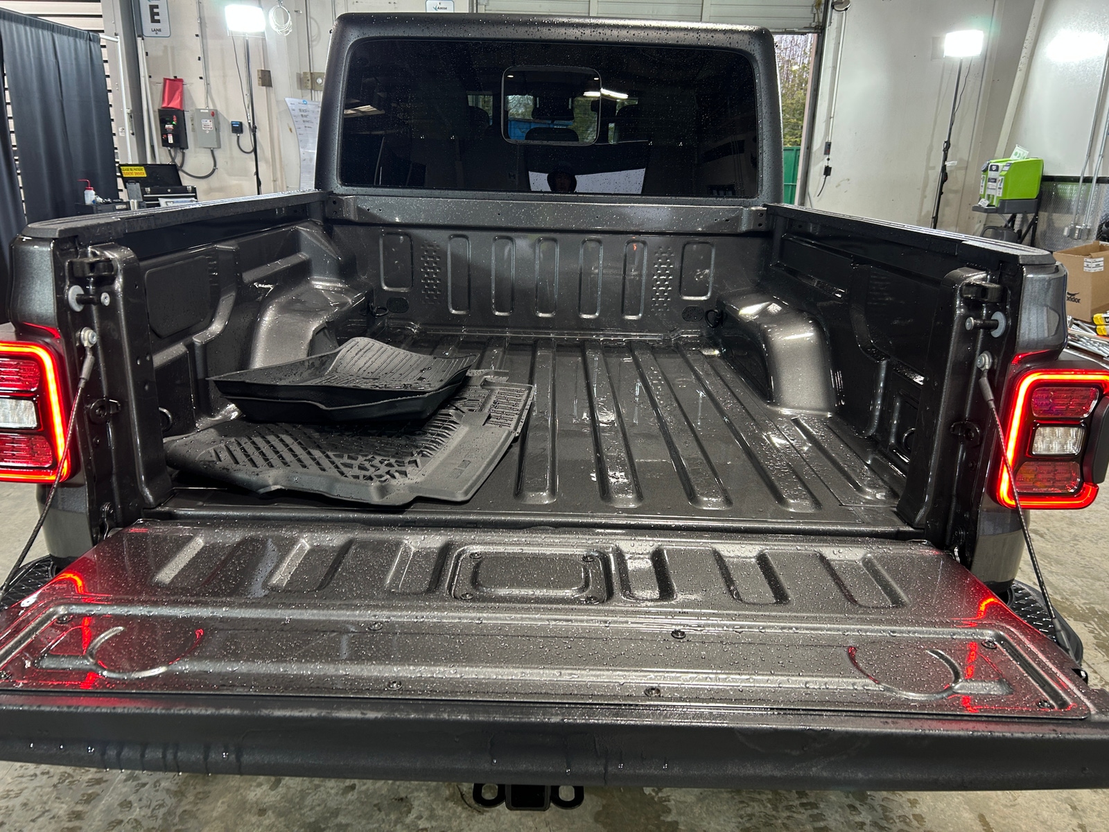 Thumbnail: 2025 Jeep Gladiator - 6