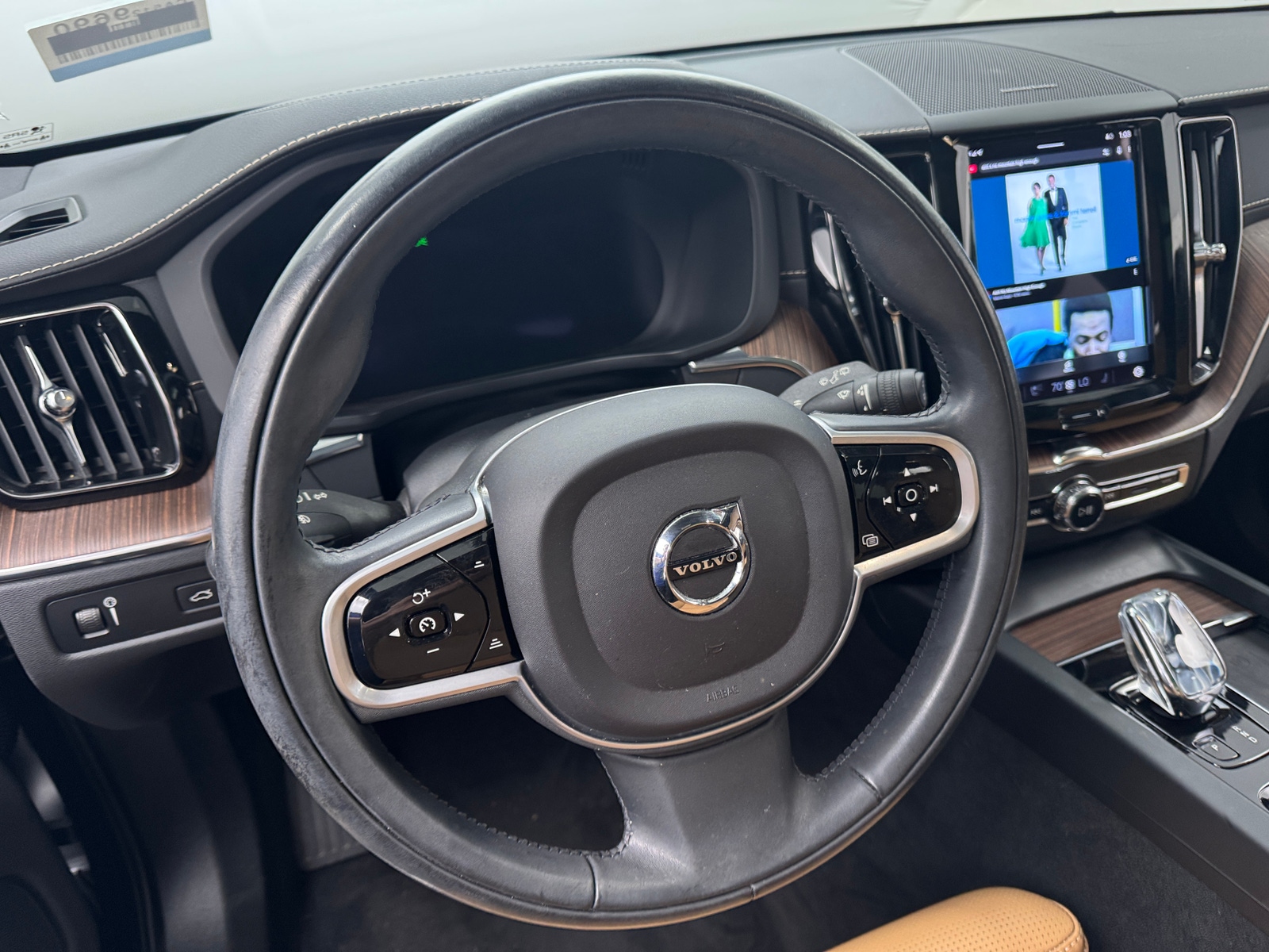 Thumbnail: 2022 Volvo XC60 - 4