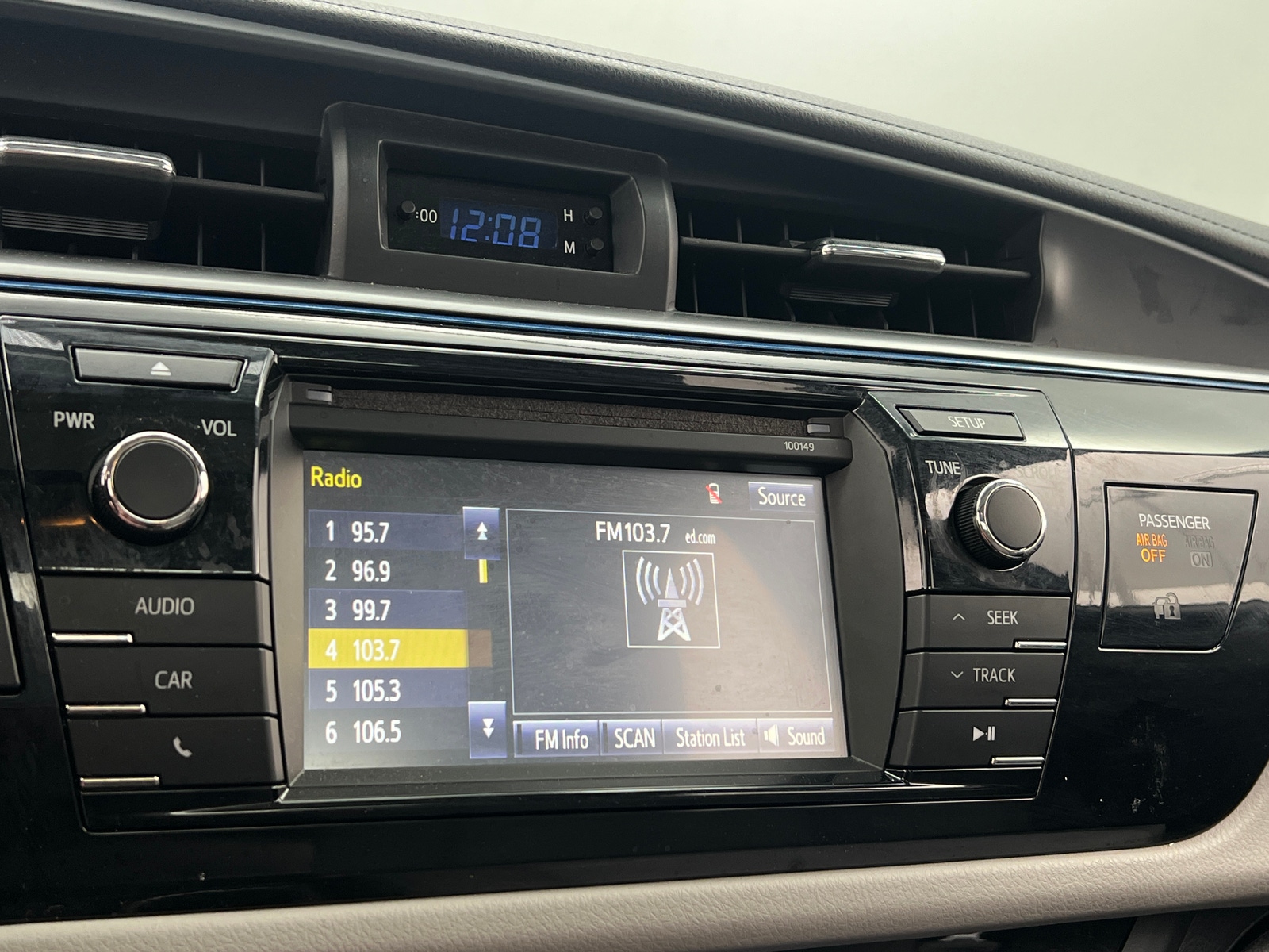 Thumbnail: 2014 Toyota Corolla - 4