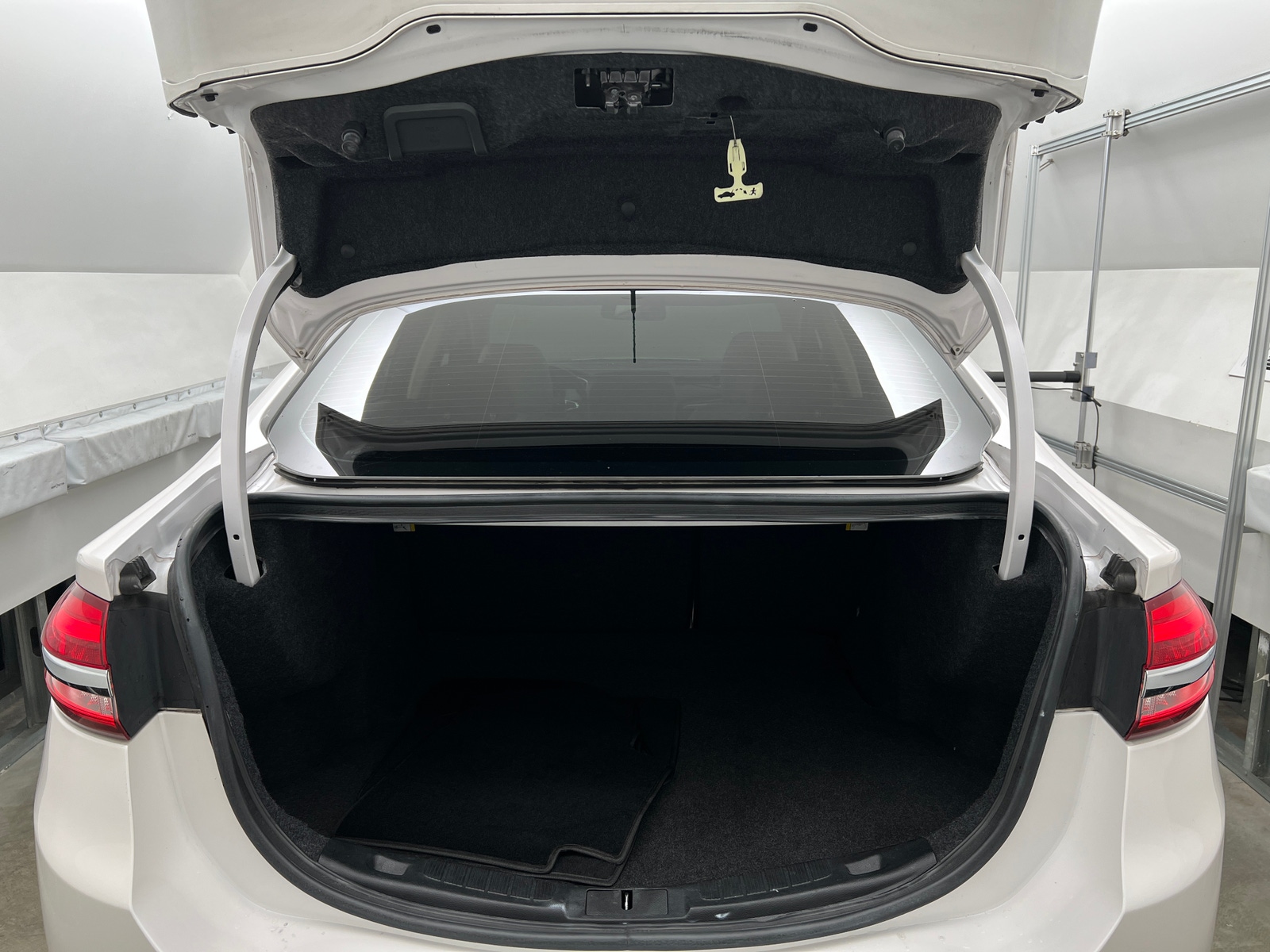 Thumbnail: 2017 Ford Fusion - 6