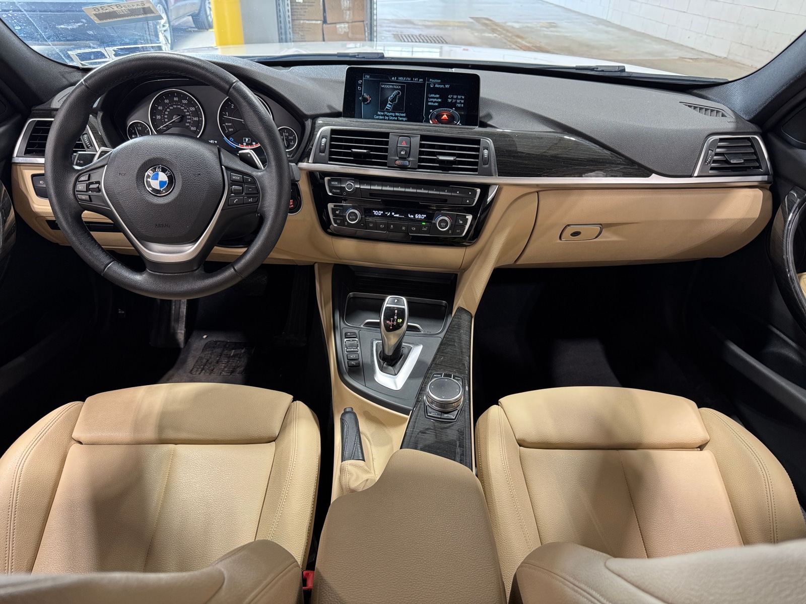 Thumbnail: 2017 BMW 3 Series - 2