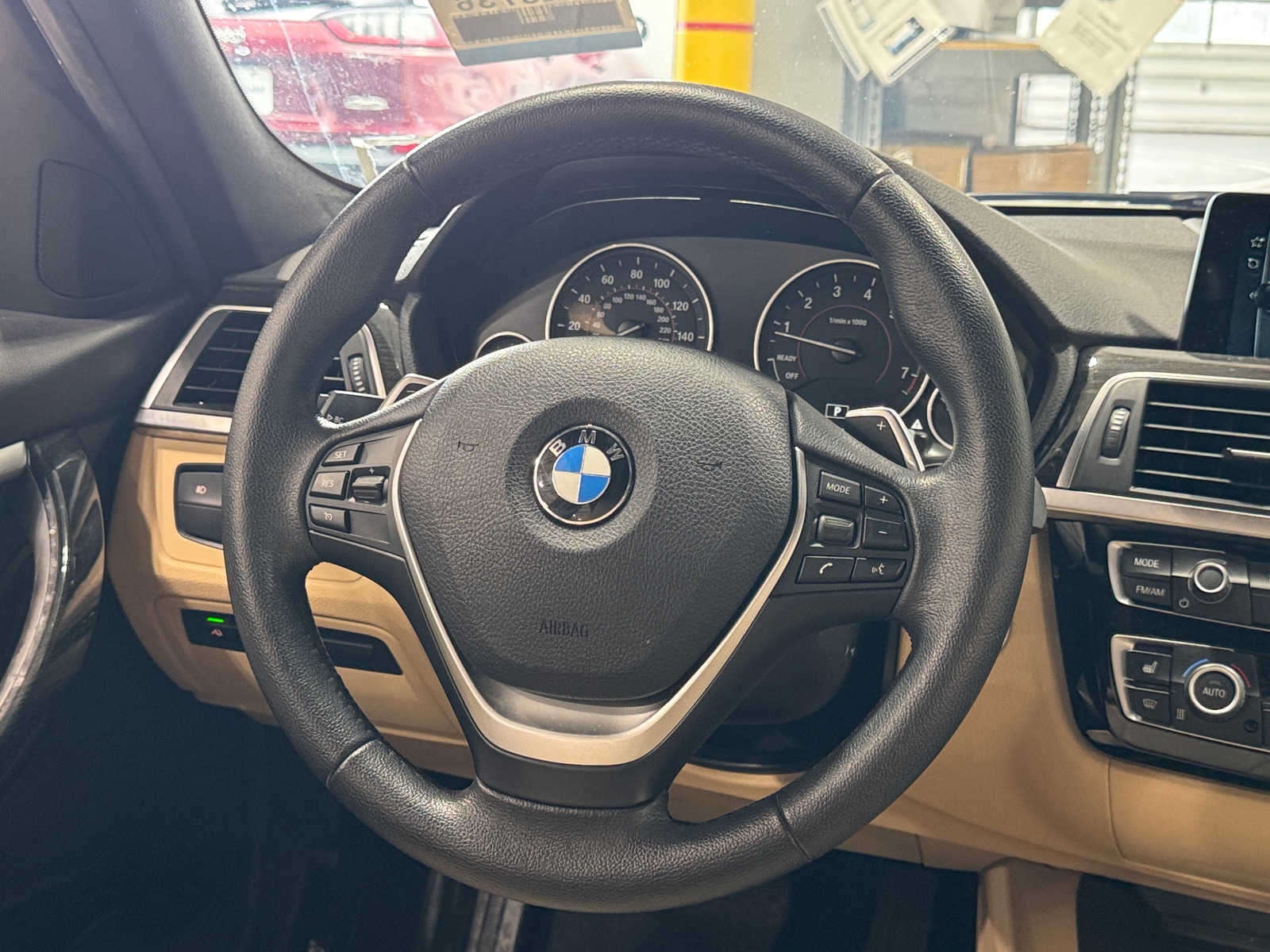 Thumbnail: 2017 BMW 3 Series - 4