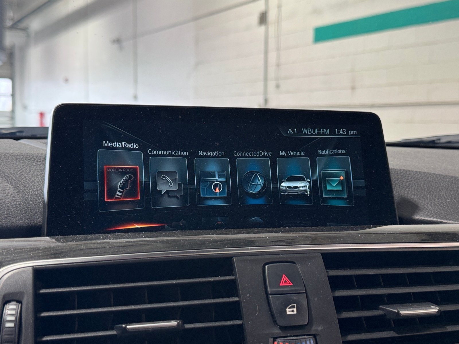 Thumbnail: 2017 BMW 3 Series - 3