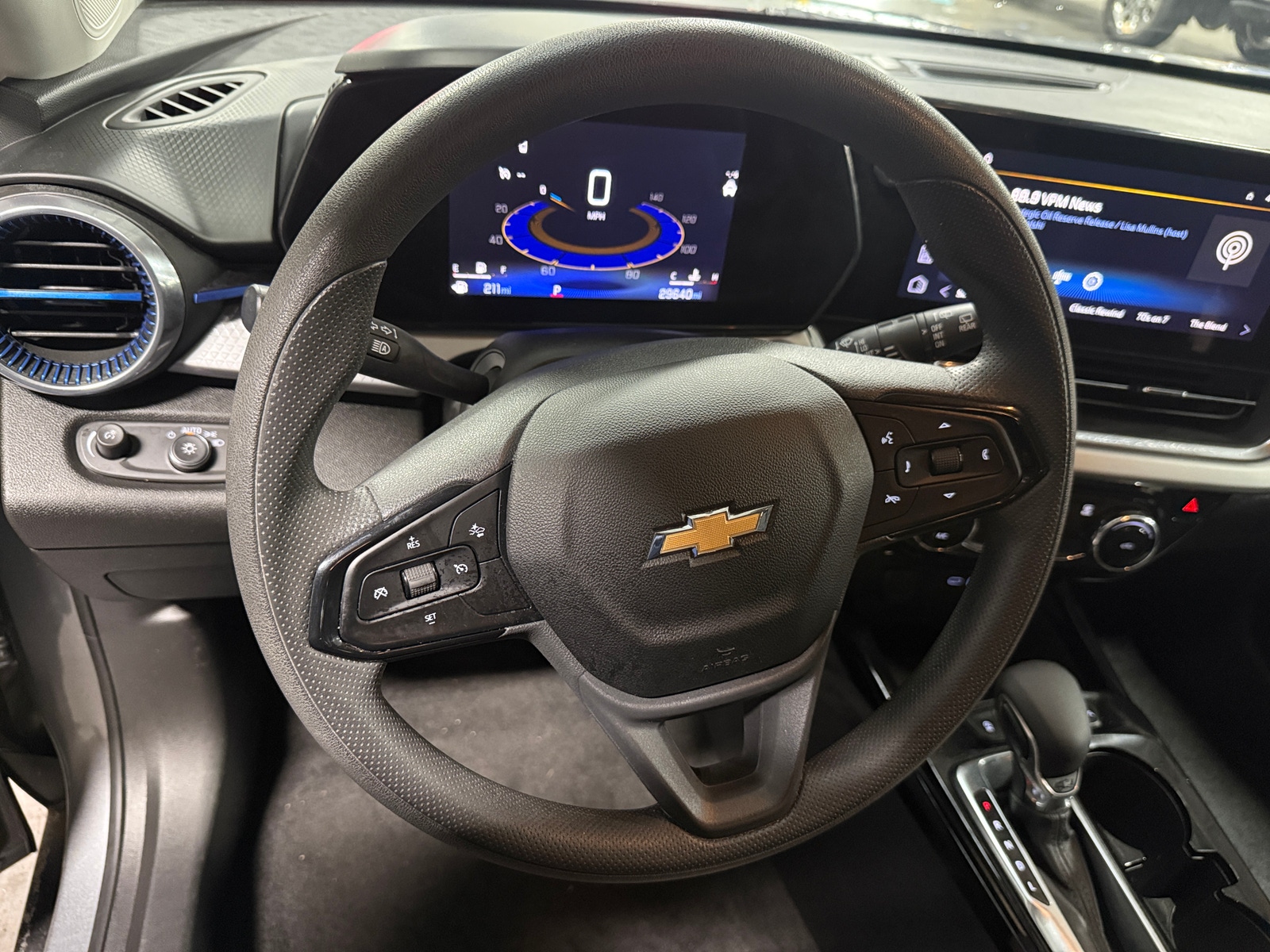 Thumbnail: 2025 Chevrolet Trax - 5