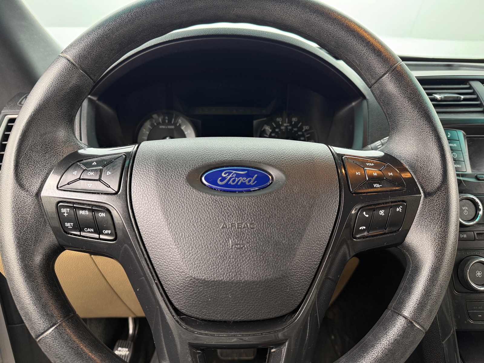 Thumbnail: 2017 Ford Explorer - 5