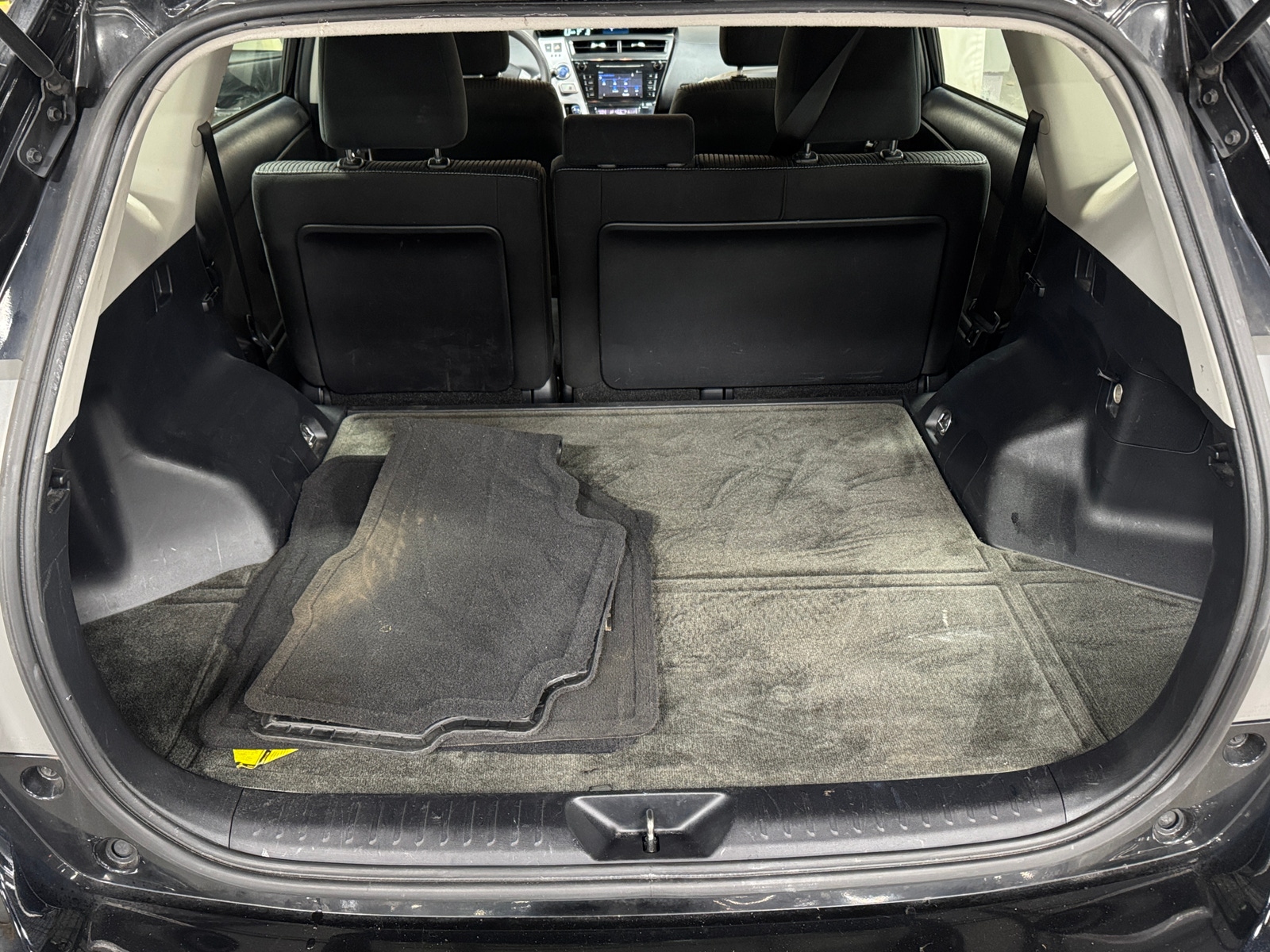 Thumbnail: 2016 Toyota Prius v - 7