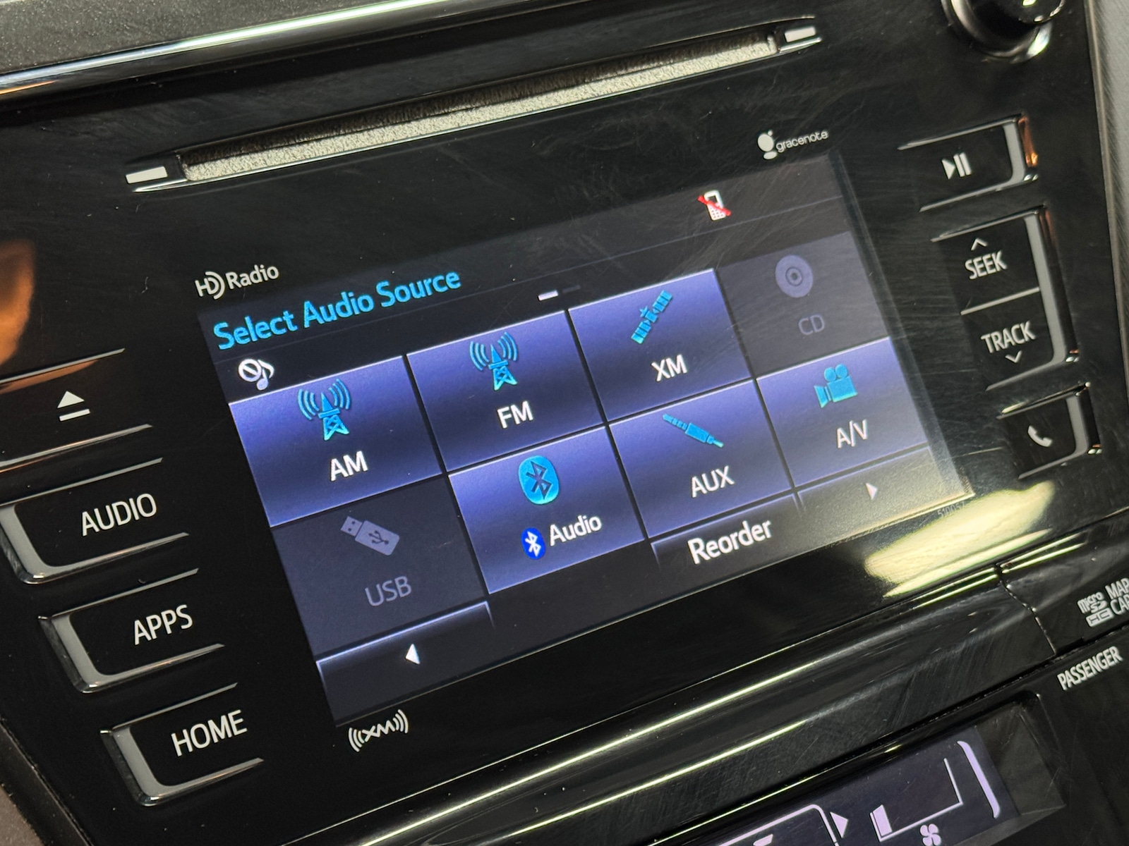 Thumbnail: 2016 Toyota Prius v - 4