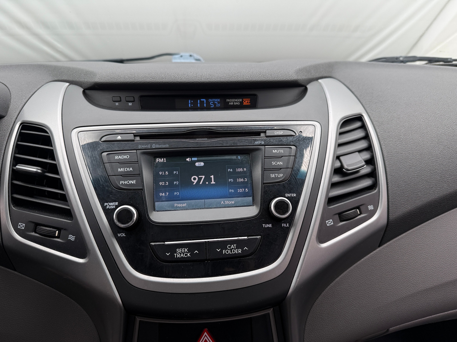 Thumbnail: 2015 Hyundai Elantra - 4