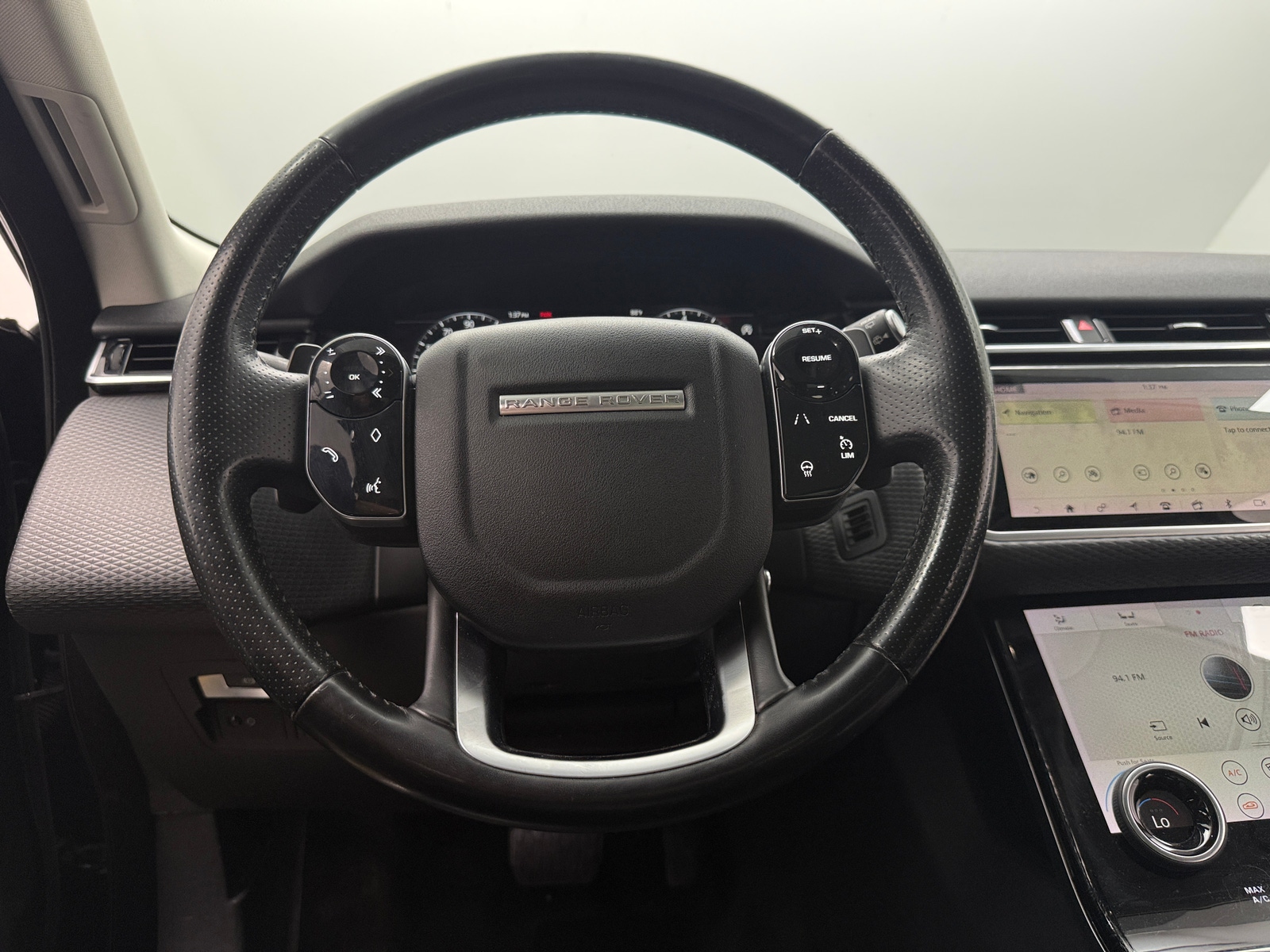 Thumbnail: 2018 Land Rover Range Rover Velar - 4