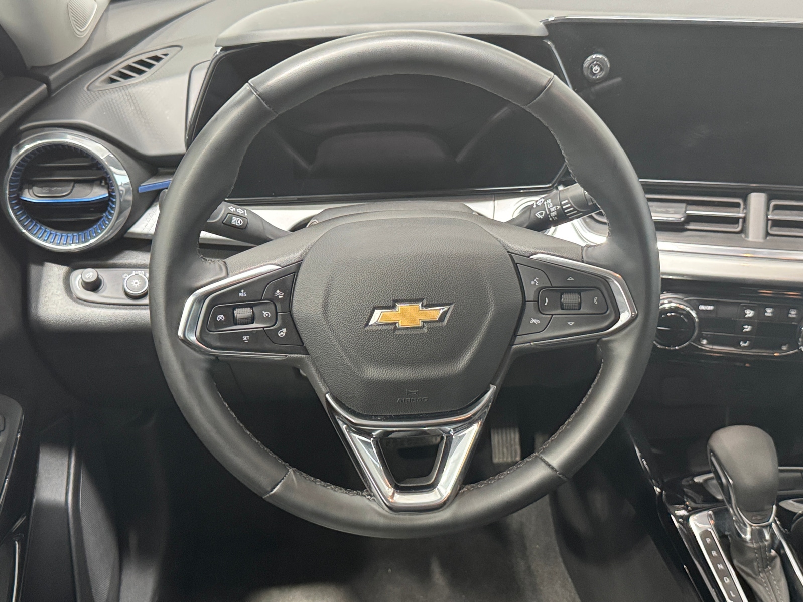 Thumbnail: 2025 Chevrolet Trax - 5