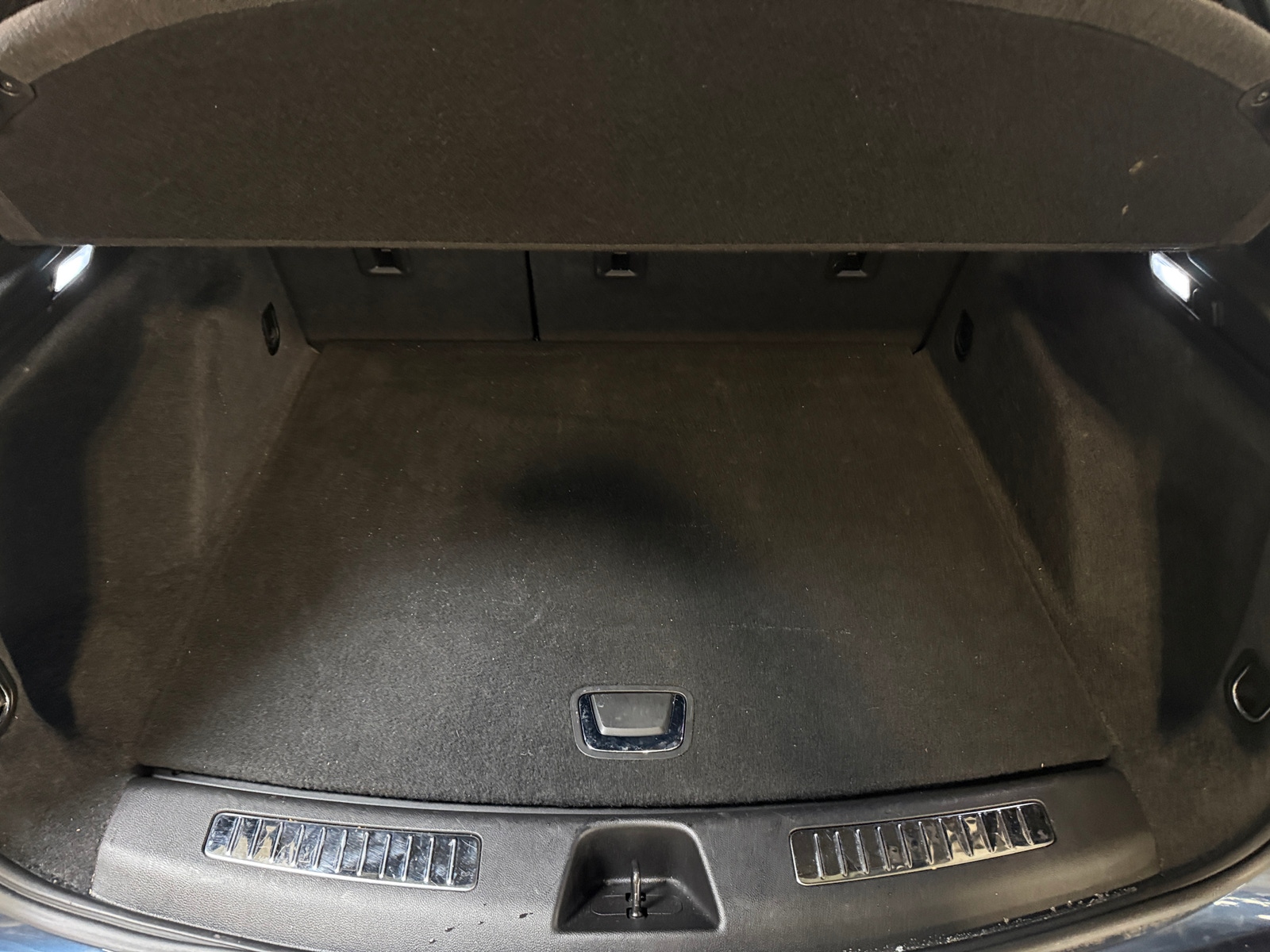 Thumbnail: 2019 Cadillac XT4 - 6