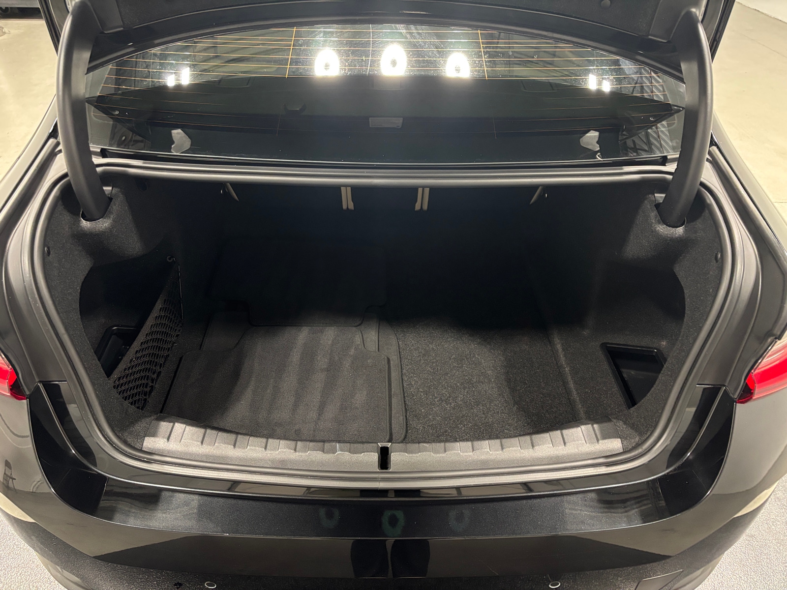 Thumbnail: 2023 BMW 3 Series - 6