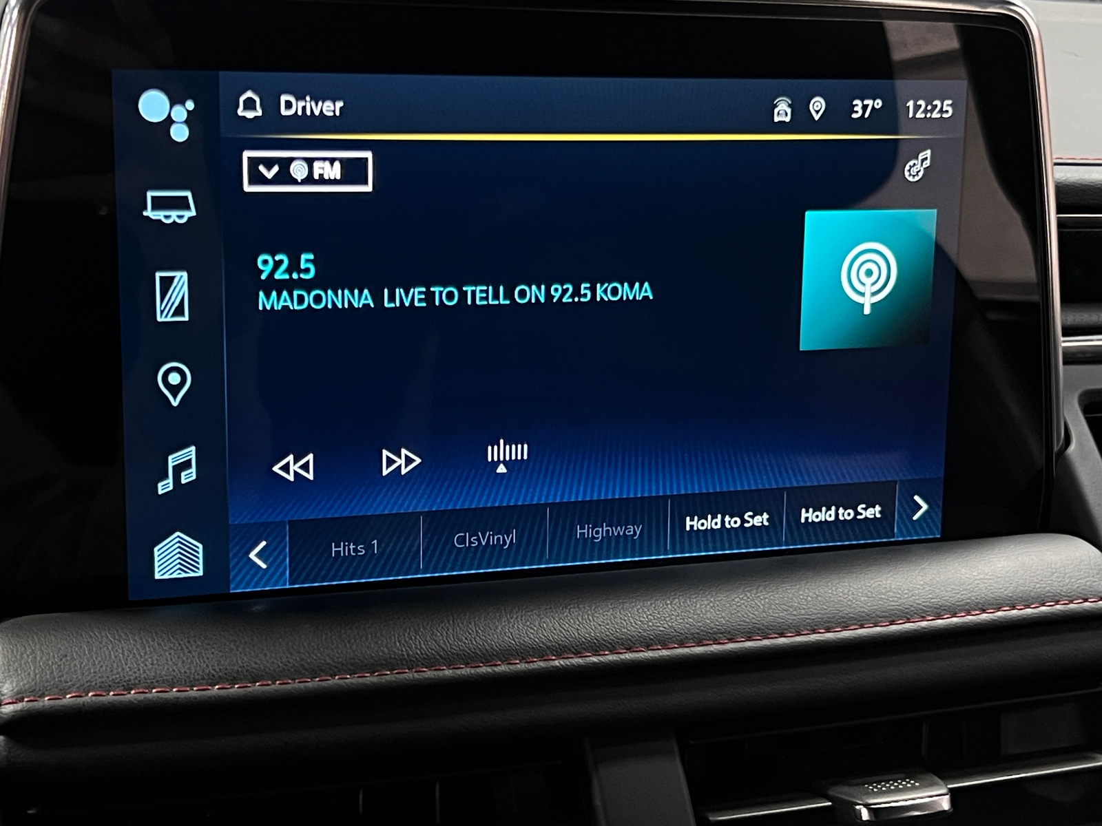 Thumbnail: 2022 Chevrolet Tahoe - 3