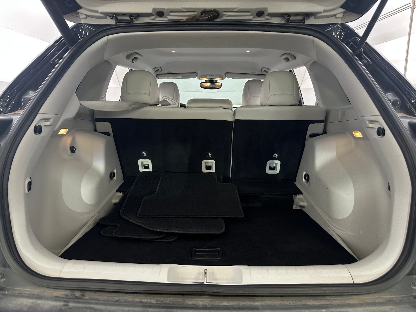 Thumbnail: 2019 Jeep Cherokee - 6