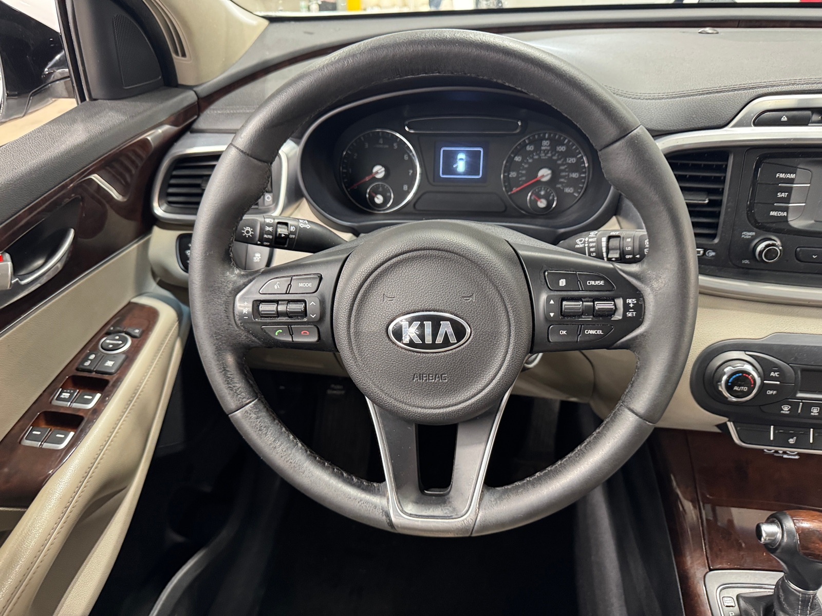 Thumbnail: 2016 Kia Sorento - 4