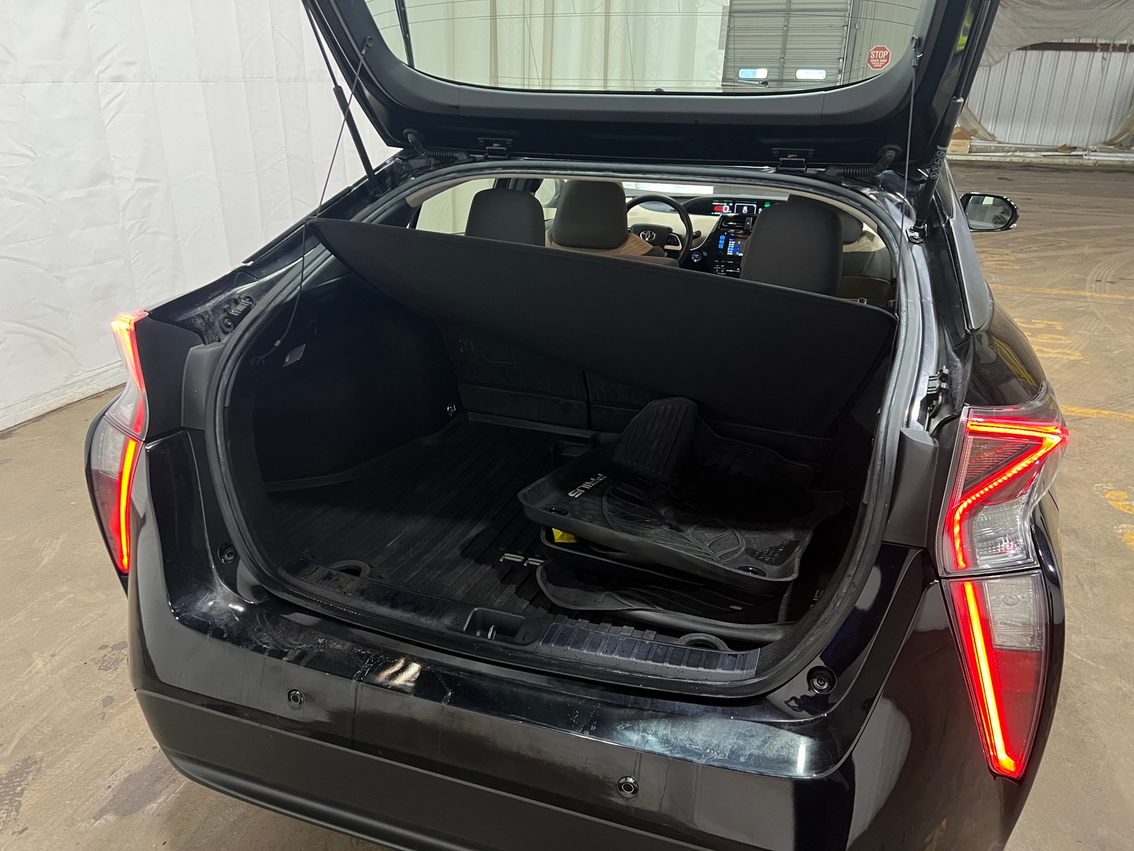 Thumbnail: 2018 Toyota Prius - 7