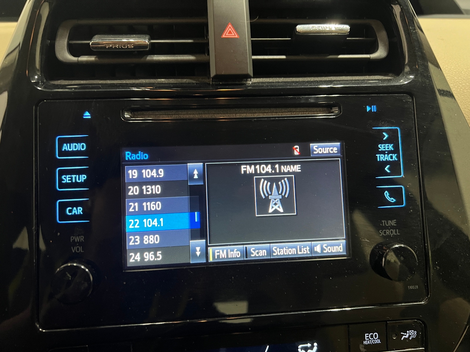 Thumbnail: 2018 Toyota Prius - 4