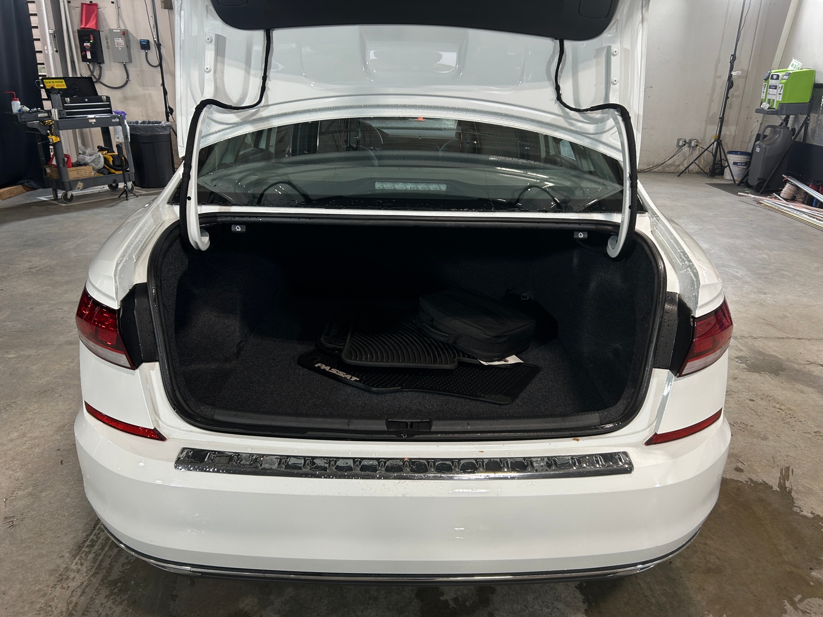 Thumbnail: 2022 Volkswagen Passat - 6