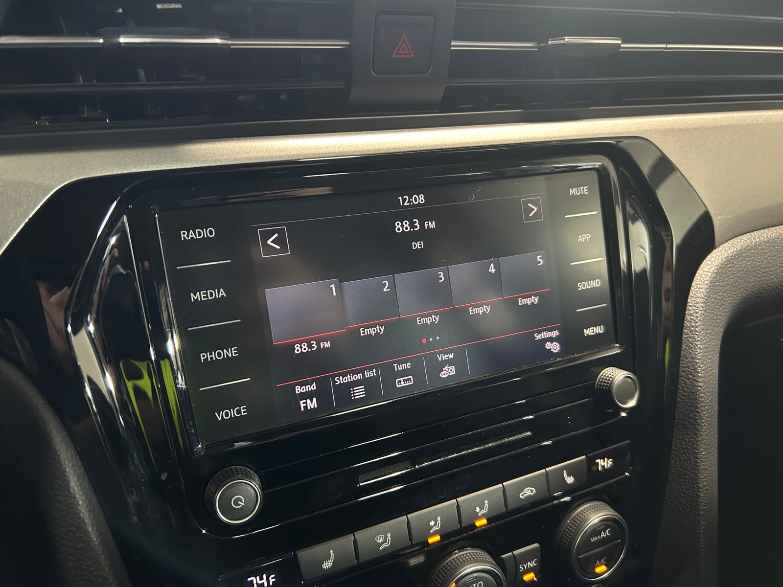 Thumbnail: 2022 Volkswagen Passat - 3