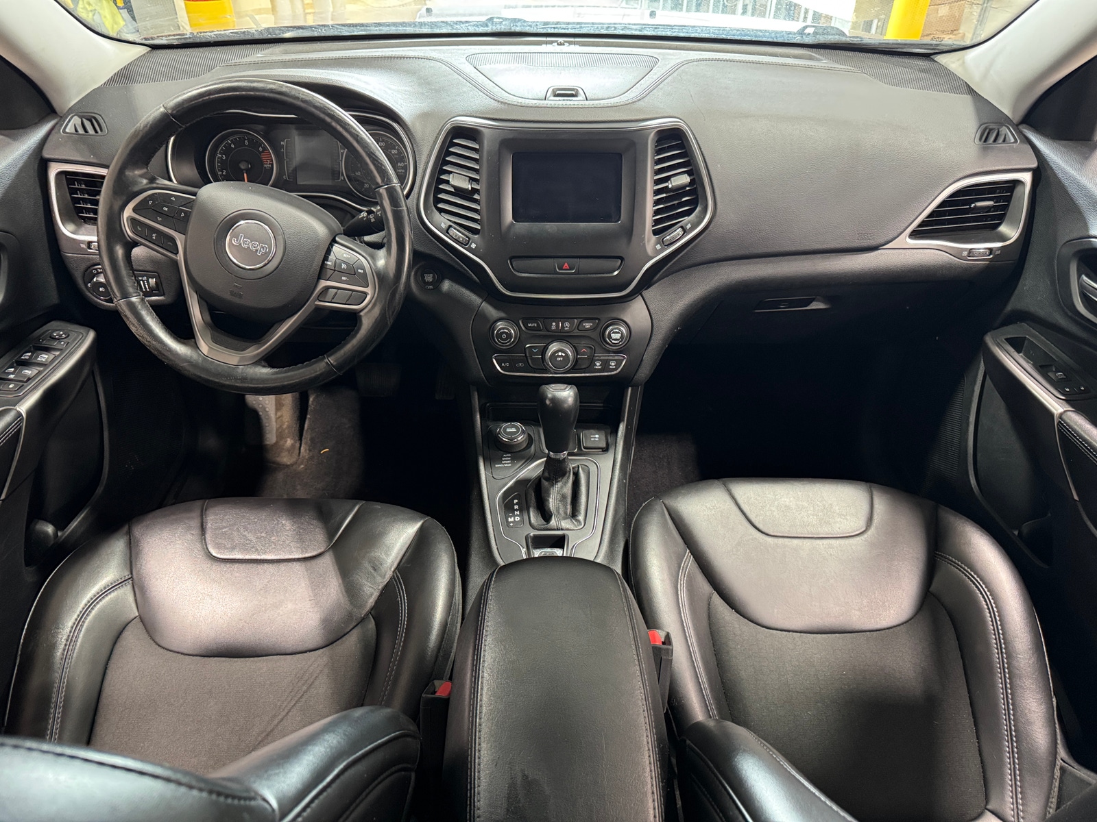 Thumbnail: 2019 Jeep Cherokee - 2