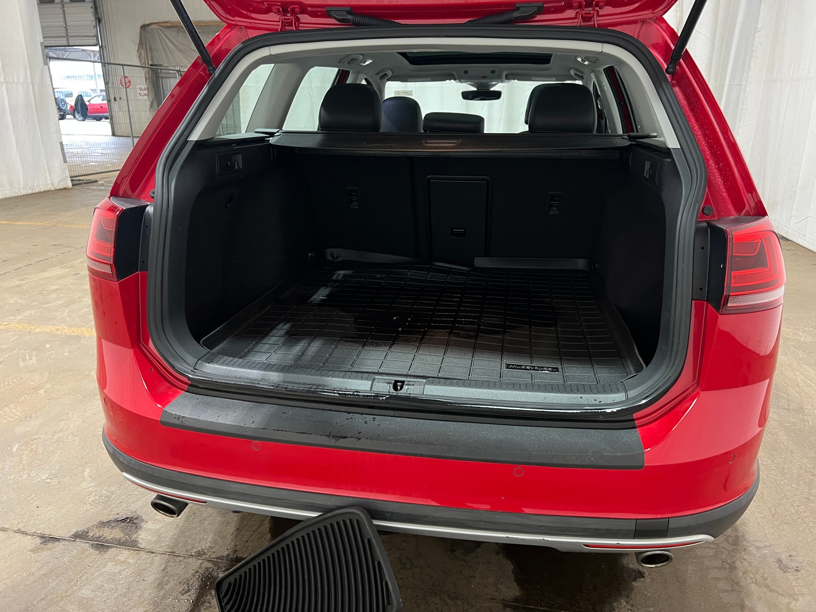 Thumbnail: 2017 Volkswagen Golf - 7