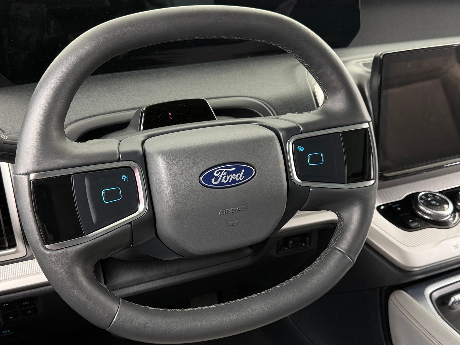 Thumbnail: 2025 Ford Expedition - 4