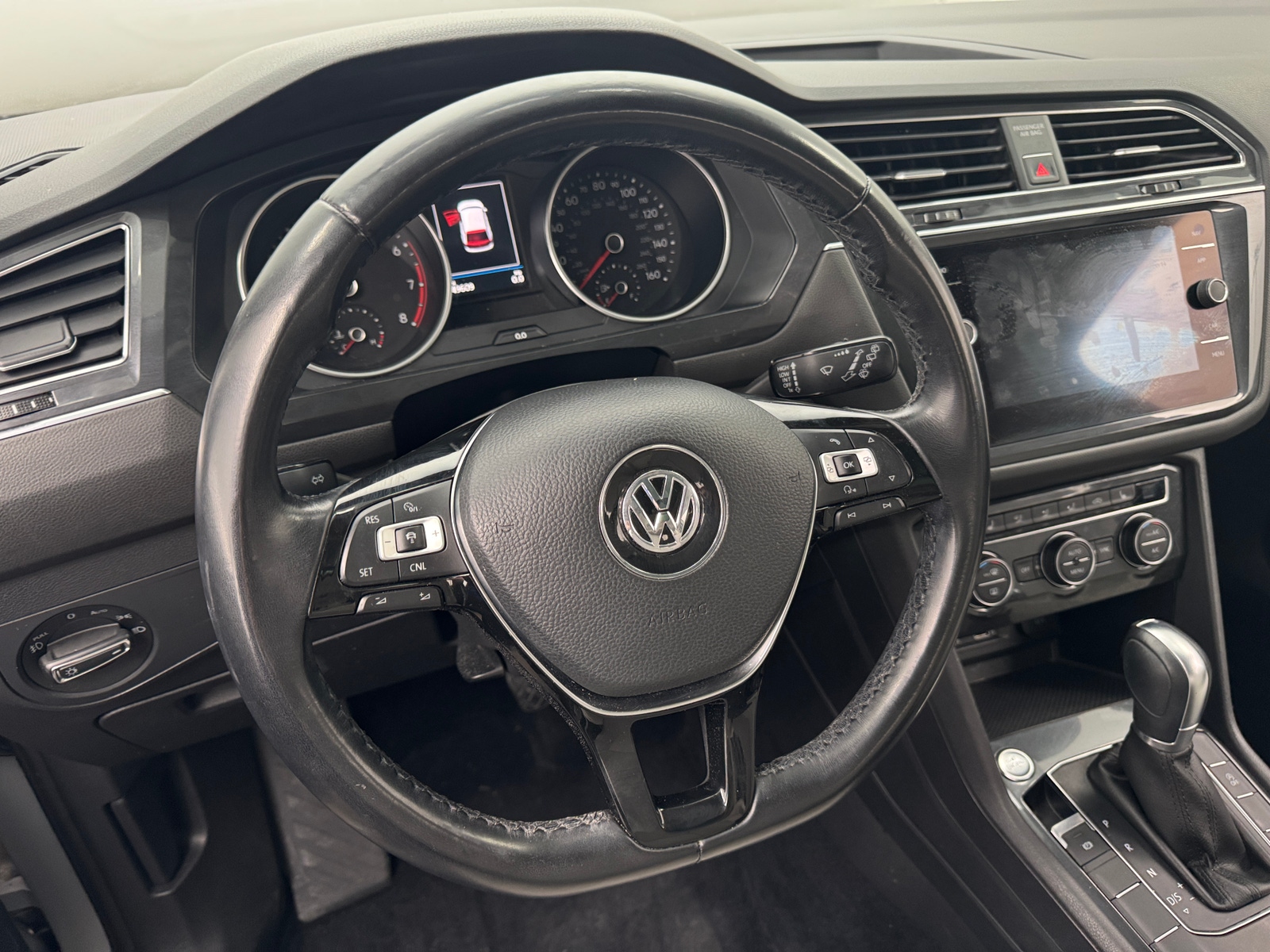 Thumbnail: 2018 Volkswagen Tiguan - 4