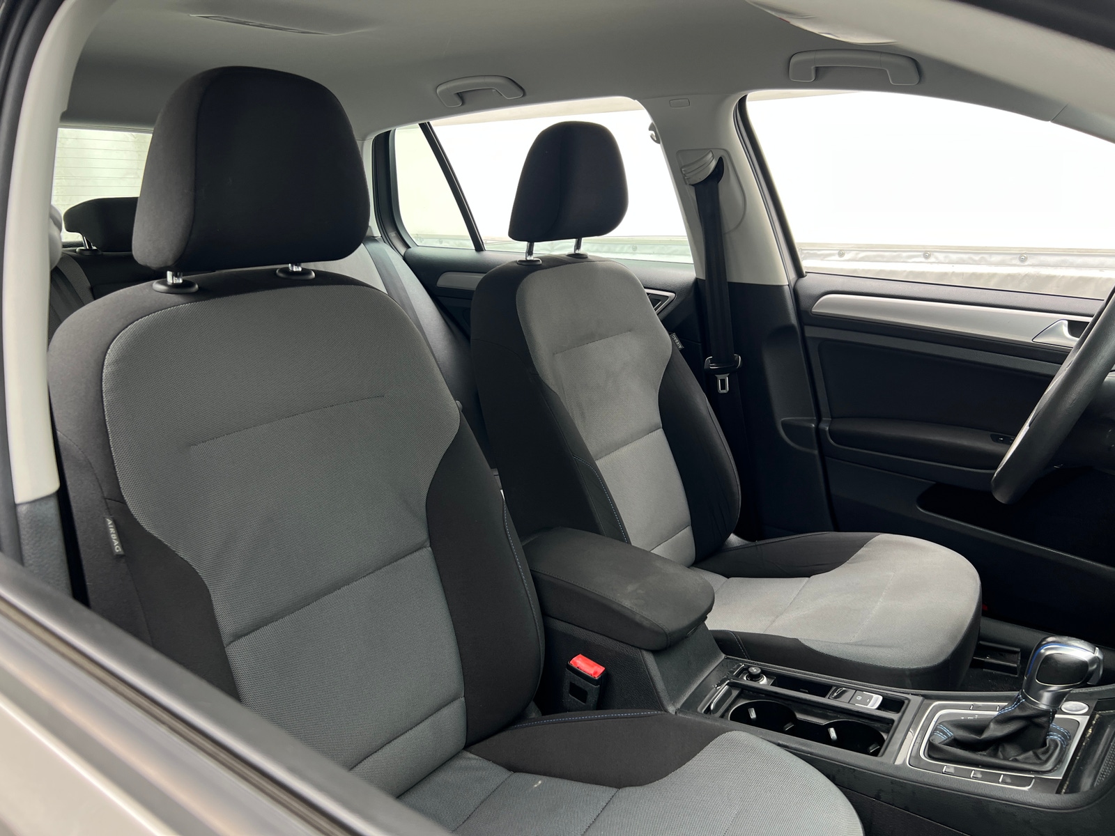 Thumbnail: 2016 Volkswagen e-Golf - 2