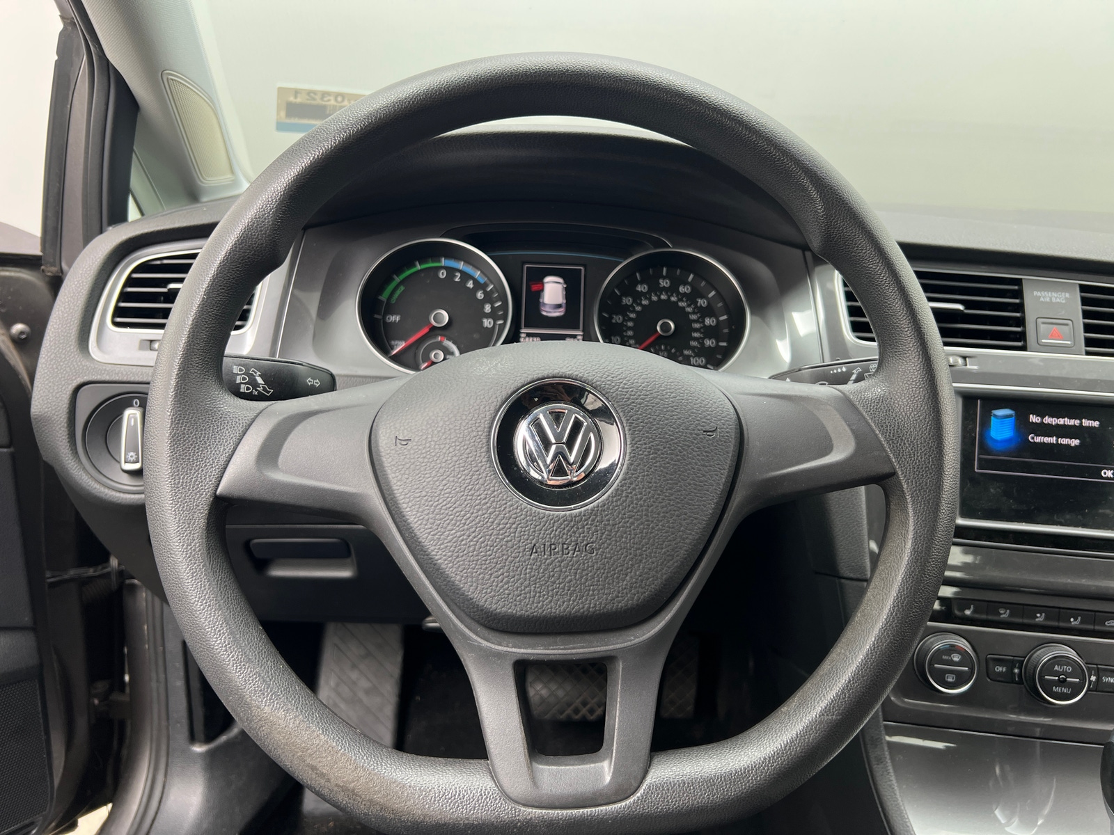 Thumbnail: 2016 Volkswagen e-Golf - 5