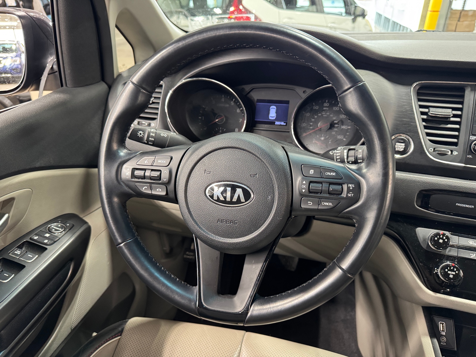 Thumbnail: 2019 Kia Sedona - 4