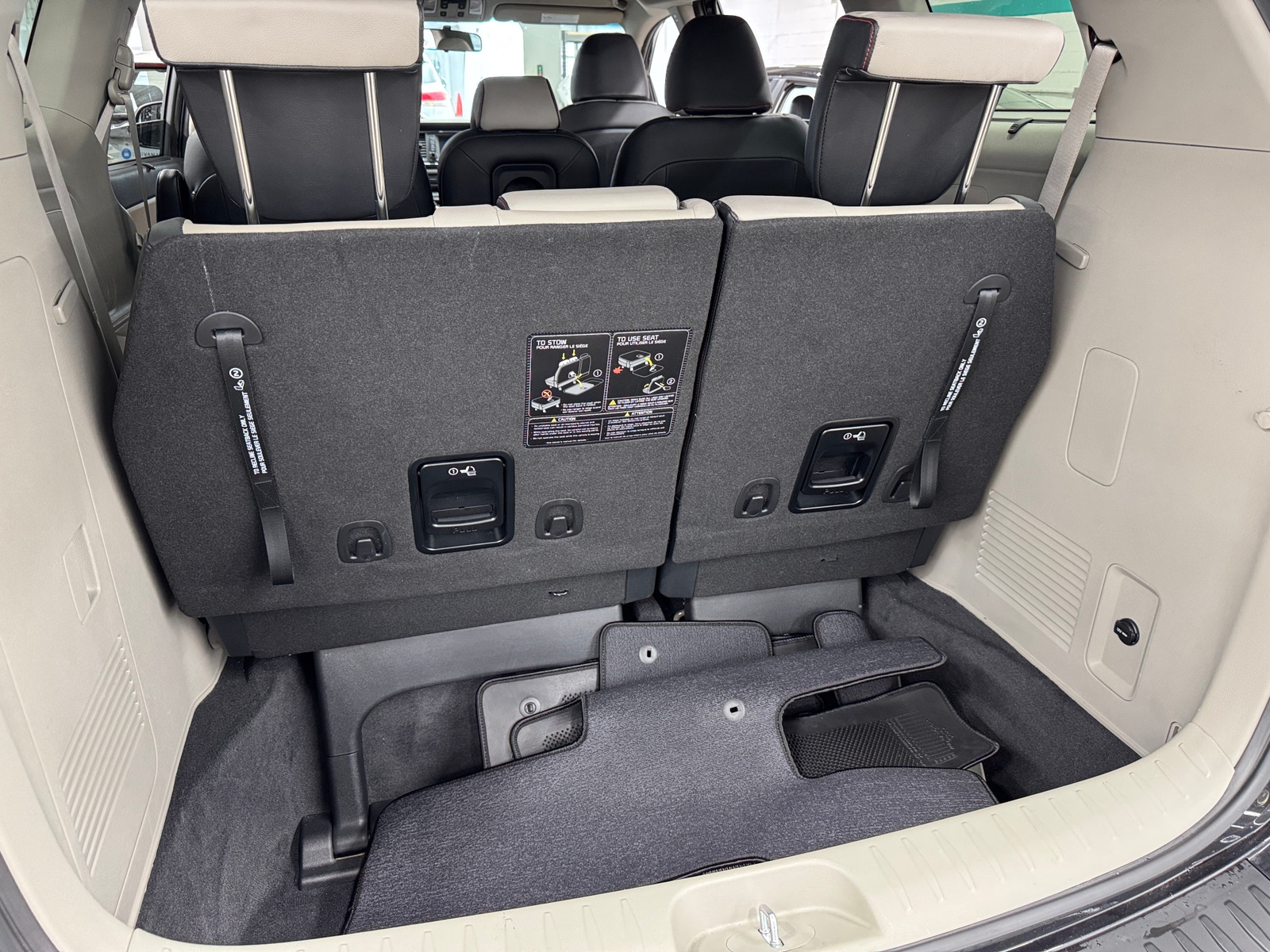 Thumbnail: 2019 Kia Sedona - 6