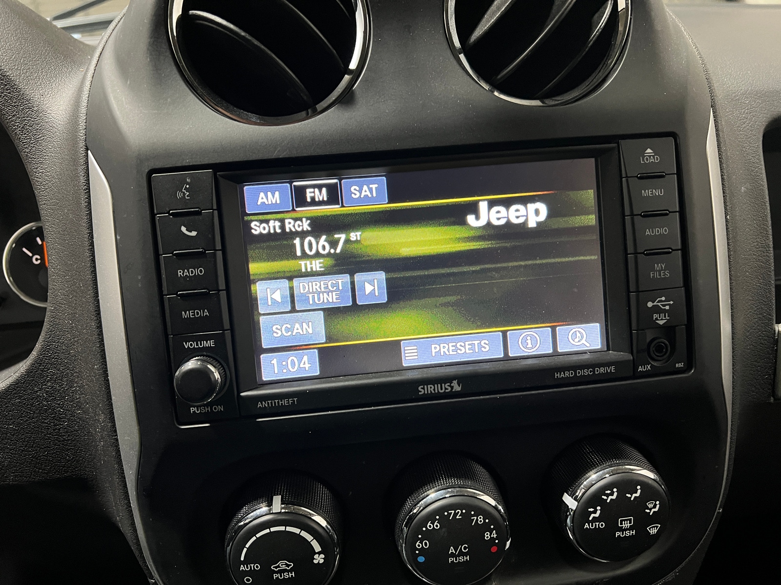 Thumbnail: 2016 Jeep Compass - 4