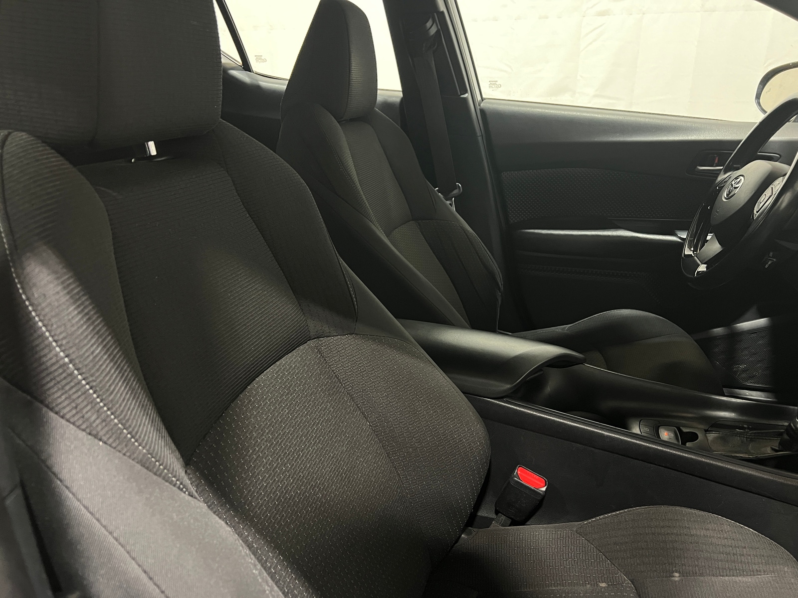 Thumbnail: 2018 Toyota C-HR - 2