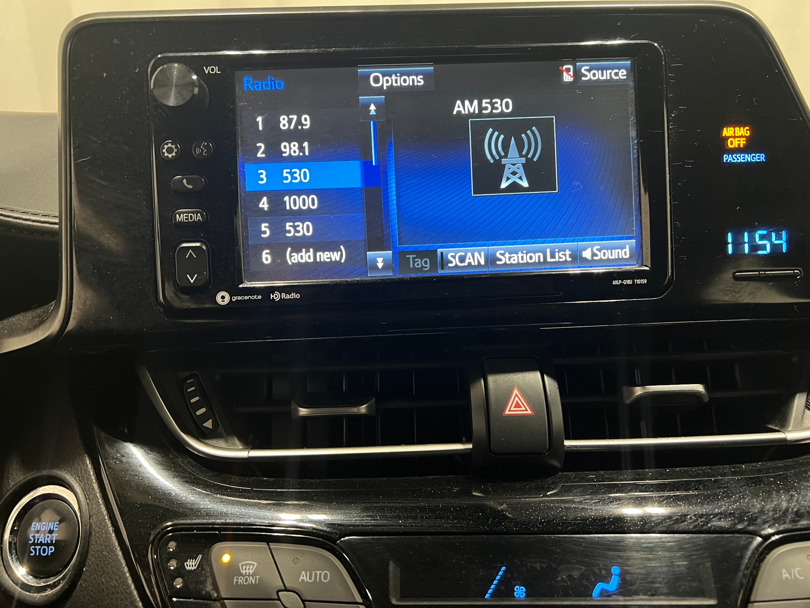 Thumbnail: 2018 Toyota C-HR - 4