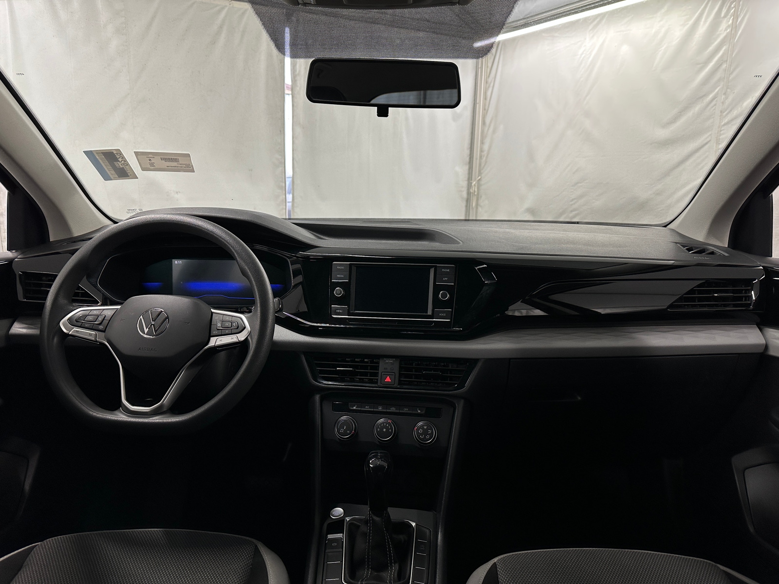 Thumbnail: 2022 Volkswagen Taos - 3