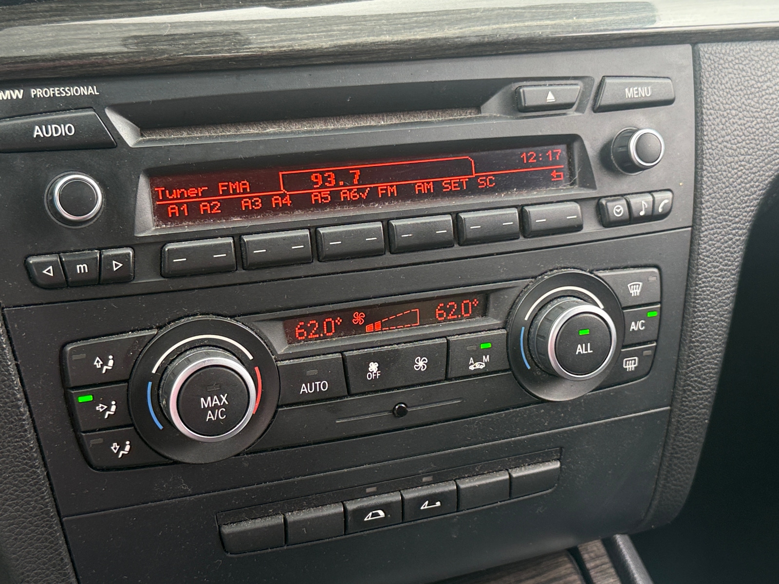 Thumbnail: 2013 BMW 1 Series - 3