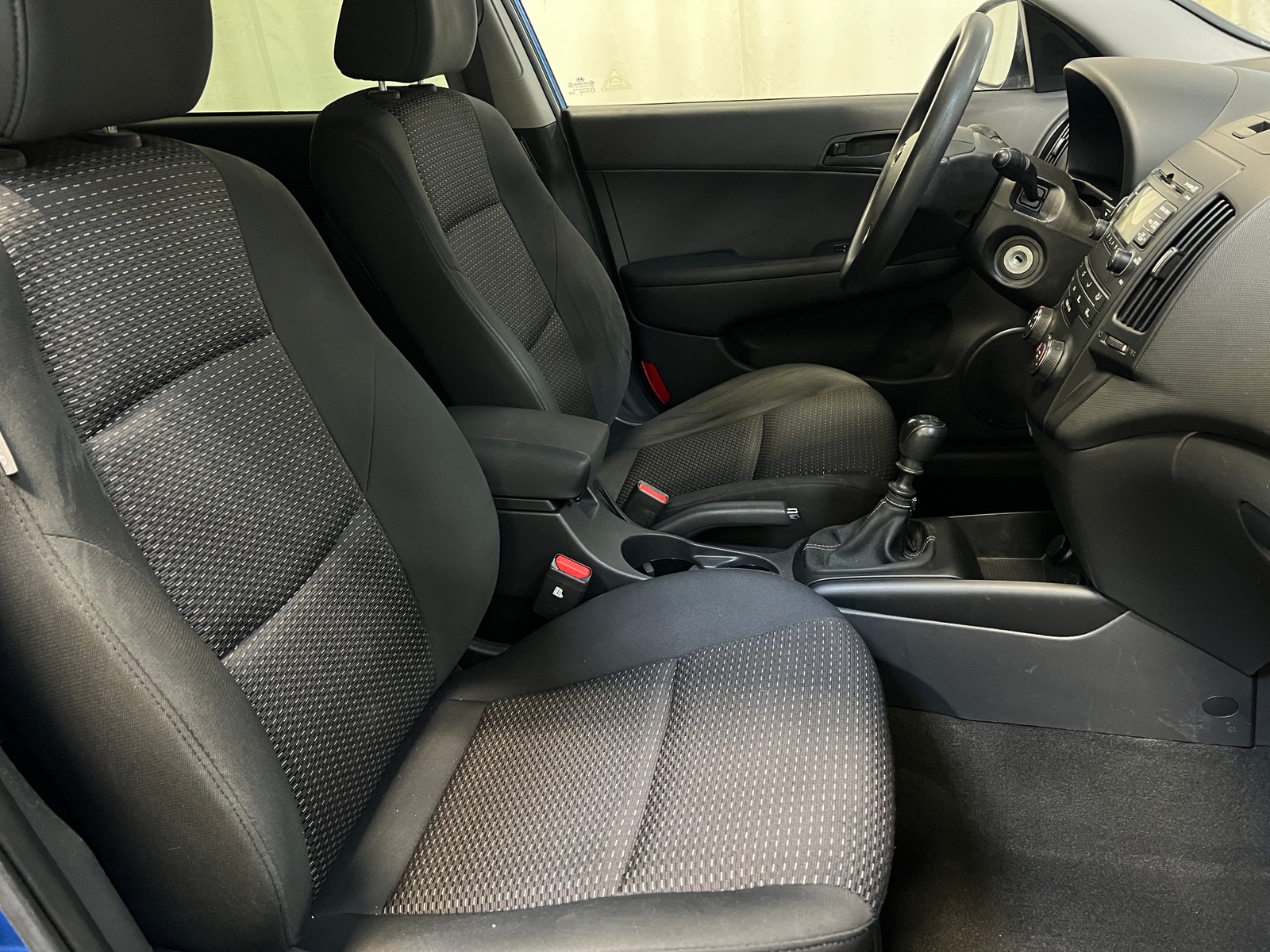 Thumbnail: 2011 Hyundai Elantra - 2