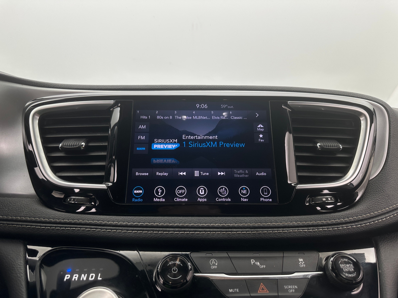Thumbnail: 2019 Chrysler Pacifica - 3