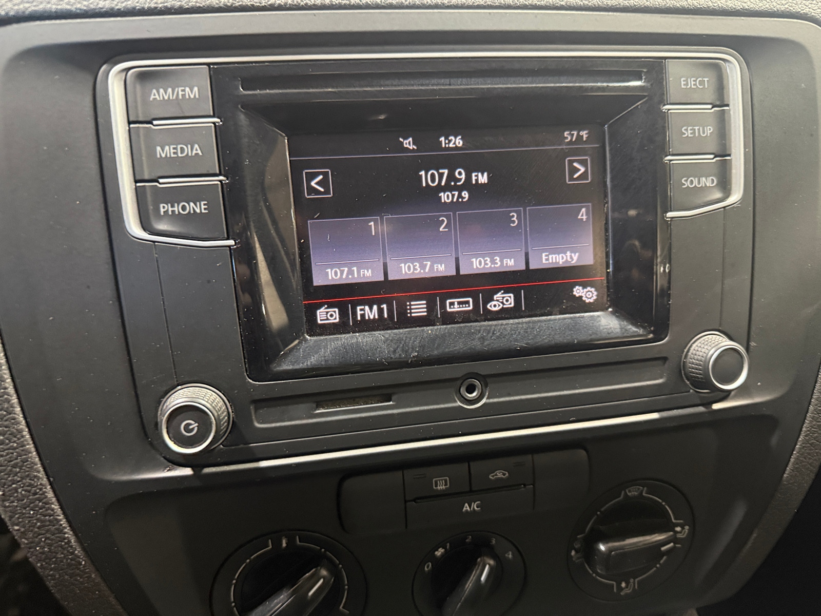 Thumbnail: 2016 Volkswagen Jetta - 4