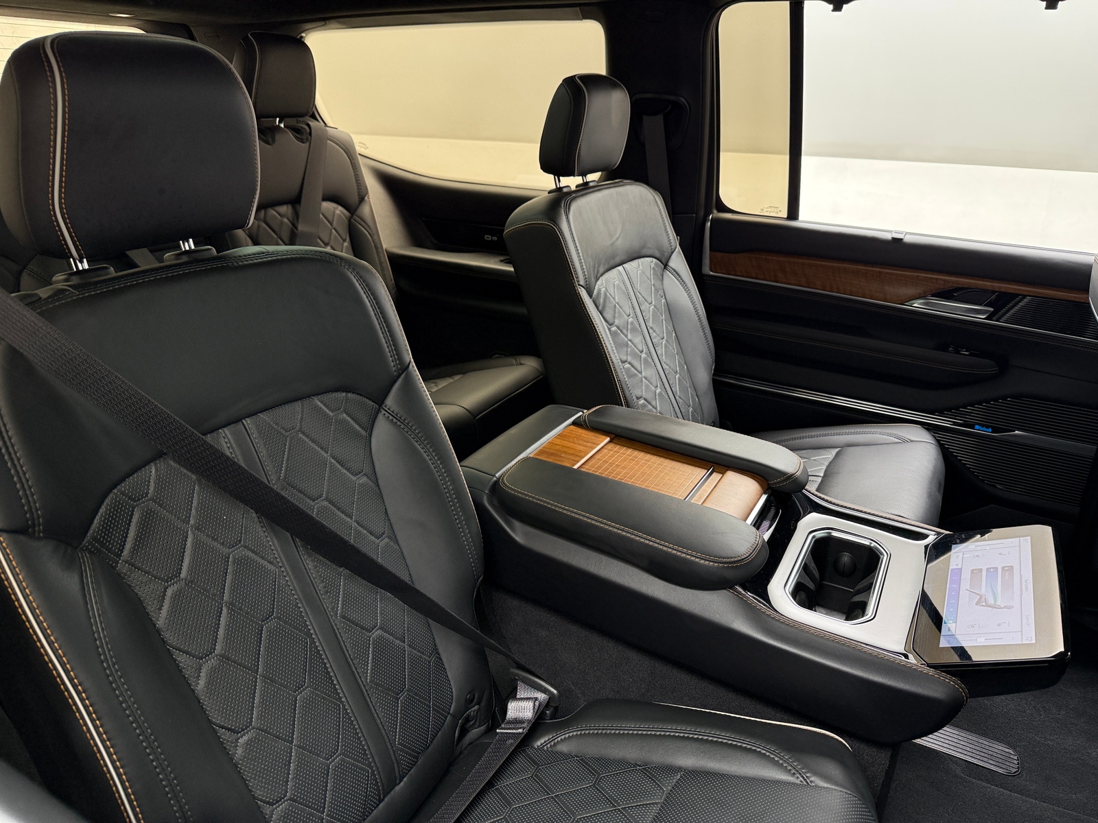 Thumbnail: 2023 Jeep Grand Wagoneer - 5