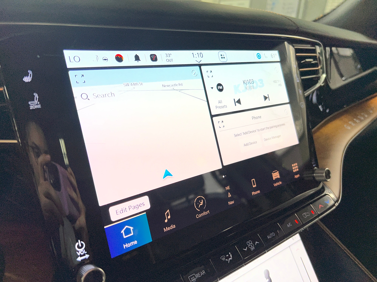 Thumbnail: 2023 Jeep Grand Wagoneer - 3