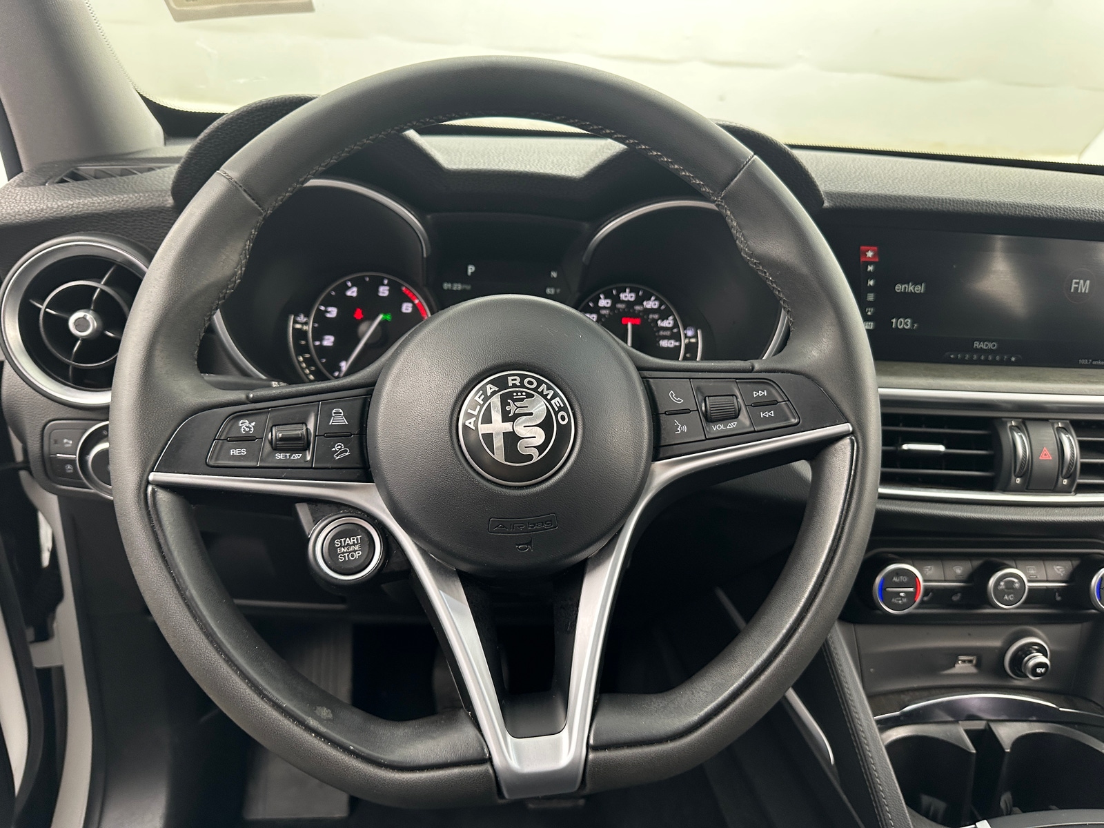 Thumbnail: 2018 Alfa Romeo Stelvio - 5