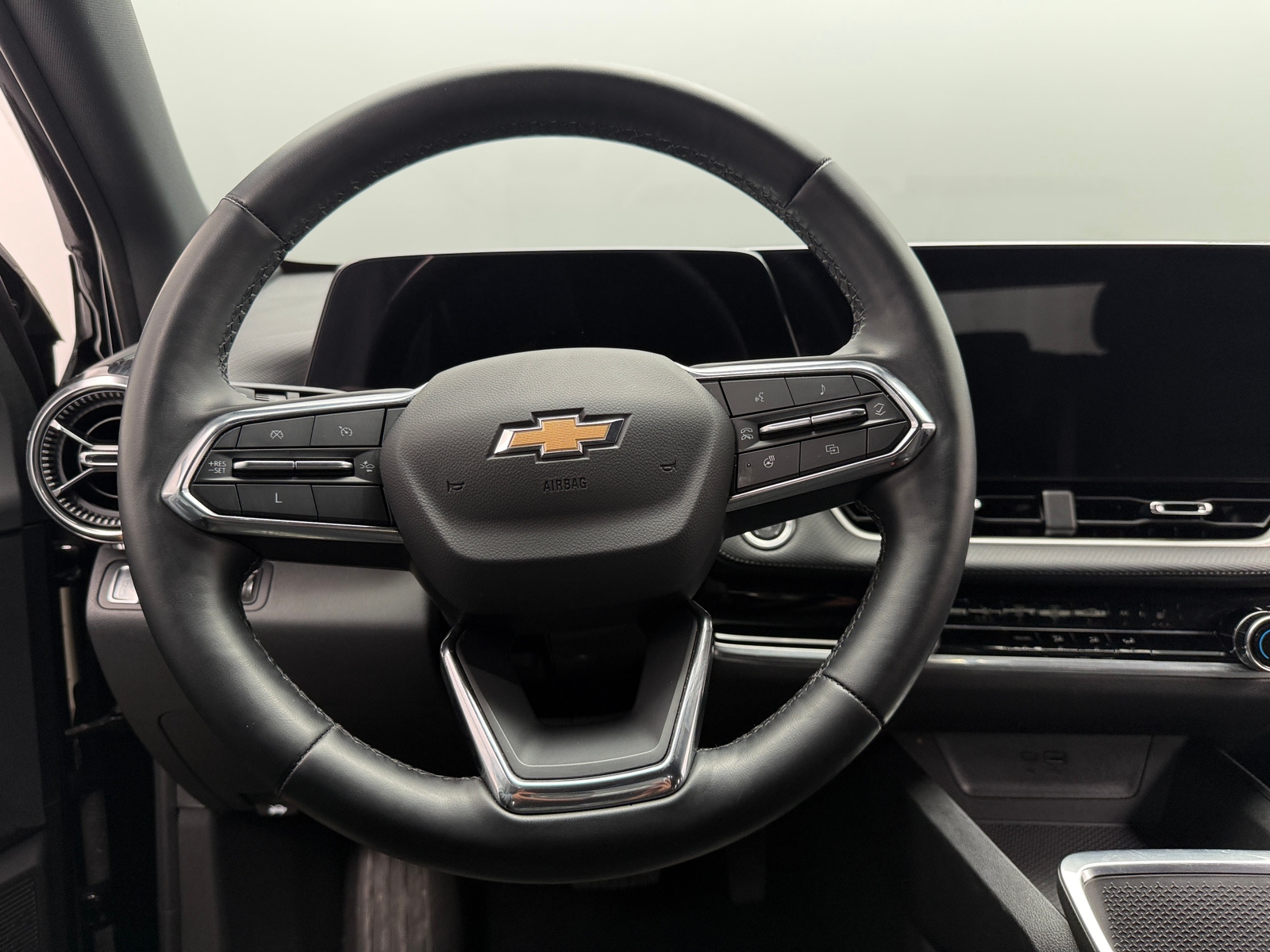 Thumbnail: 2025 Chevrolet Equinox - 5