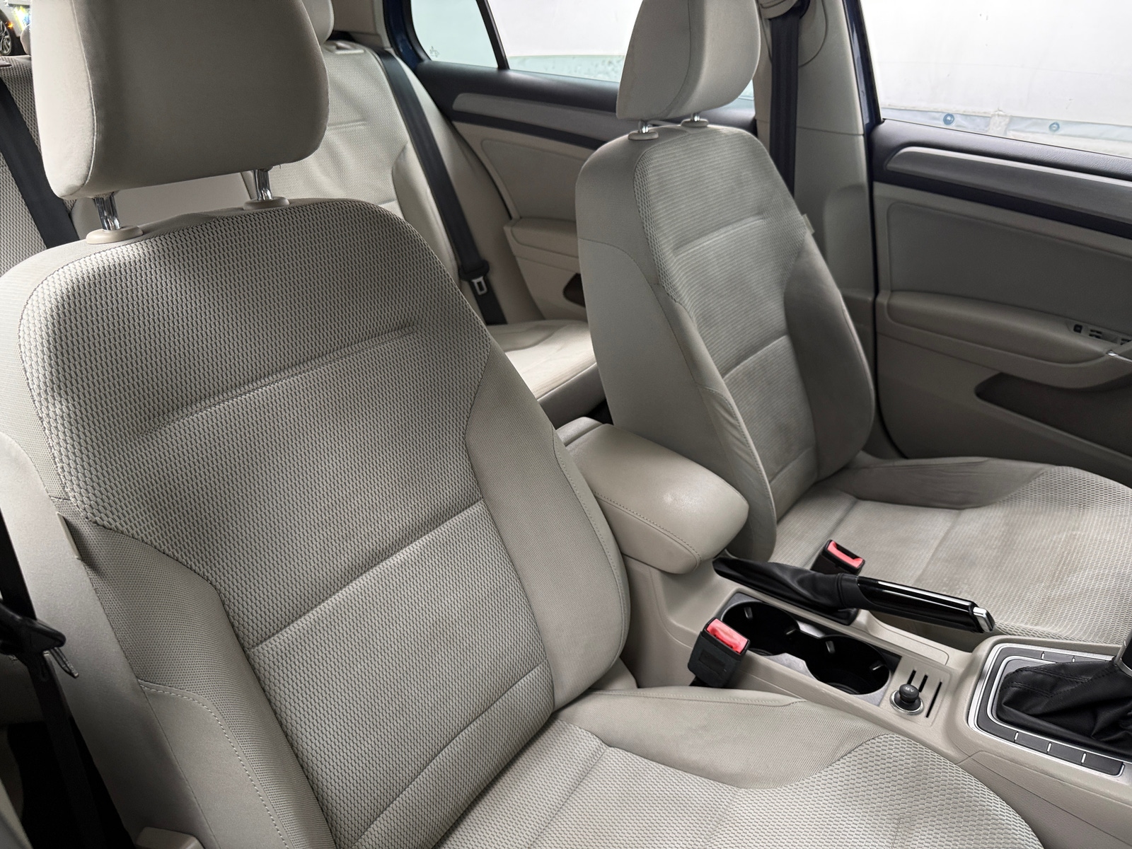 Thumbnail: 2016 Volkswagen Golf - 2