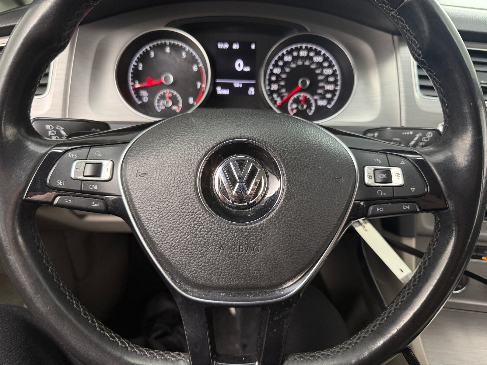 Thumbnail: 2016 Volkswagen Golf - 5